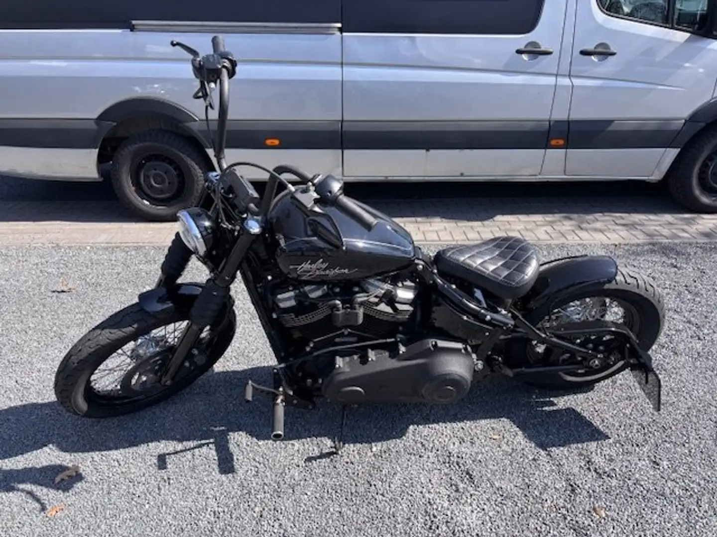 Harley-Davidson Street Bob toller Umbau Rick´s TOP Zustand Schwarz - 1