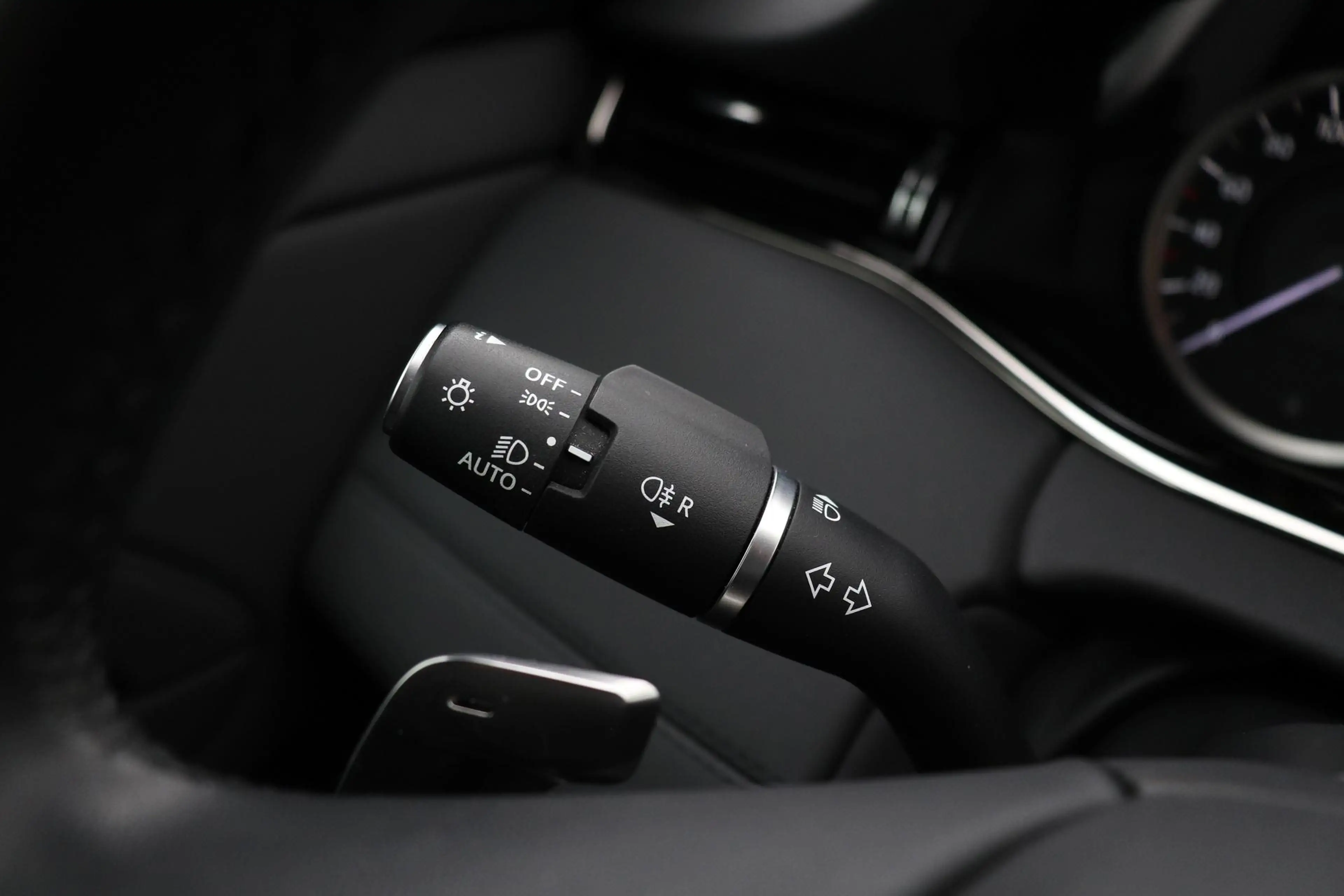 Land Rover Range Rover Evoque 1.5 P300e AWD R-Dynamic SE | Panoramadak | Trekhaa — photo 41