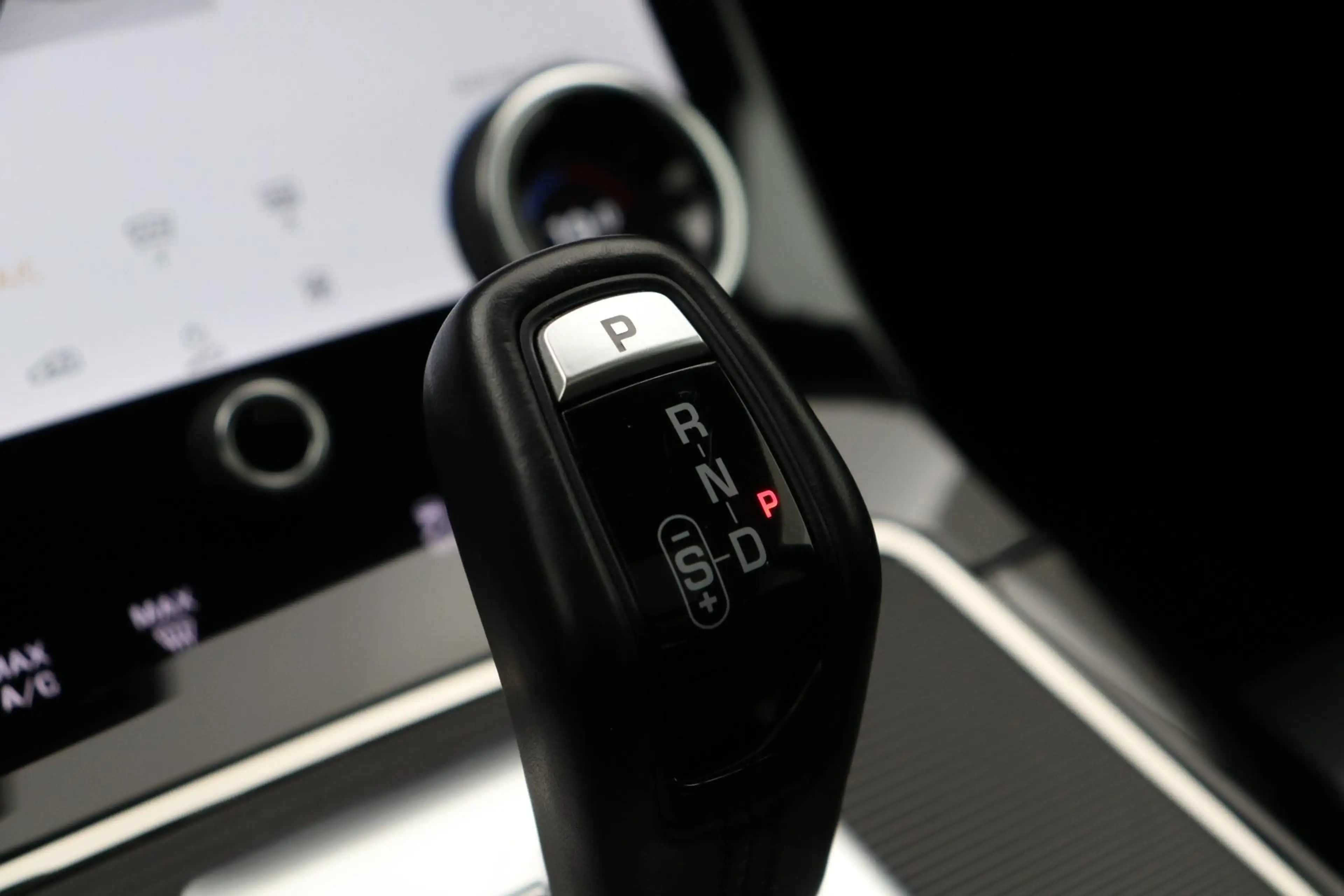 Land Rover Range Rover Evoque 1.5 P300e AWD R-Dynamic SE | Panoramadak | Trekhaa — photo 39