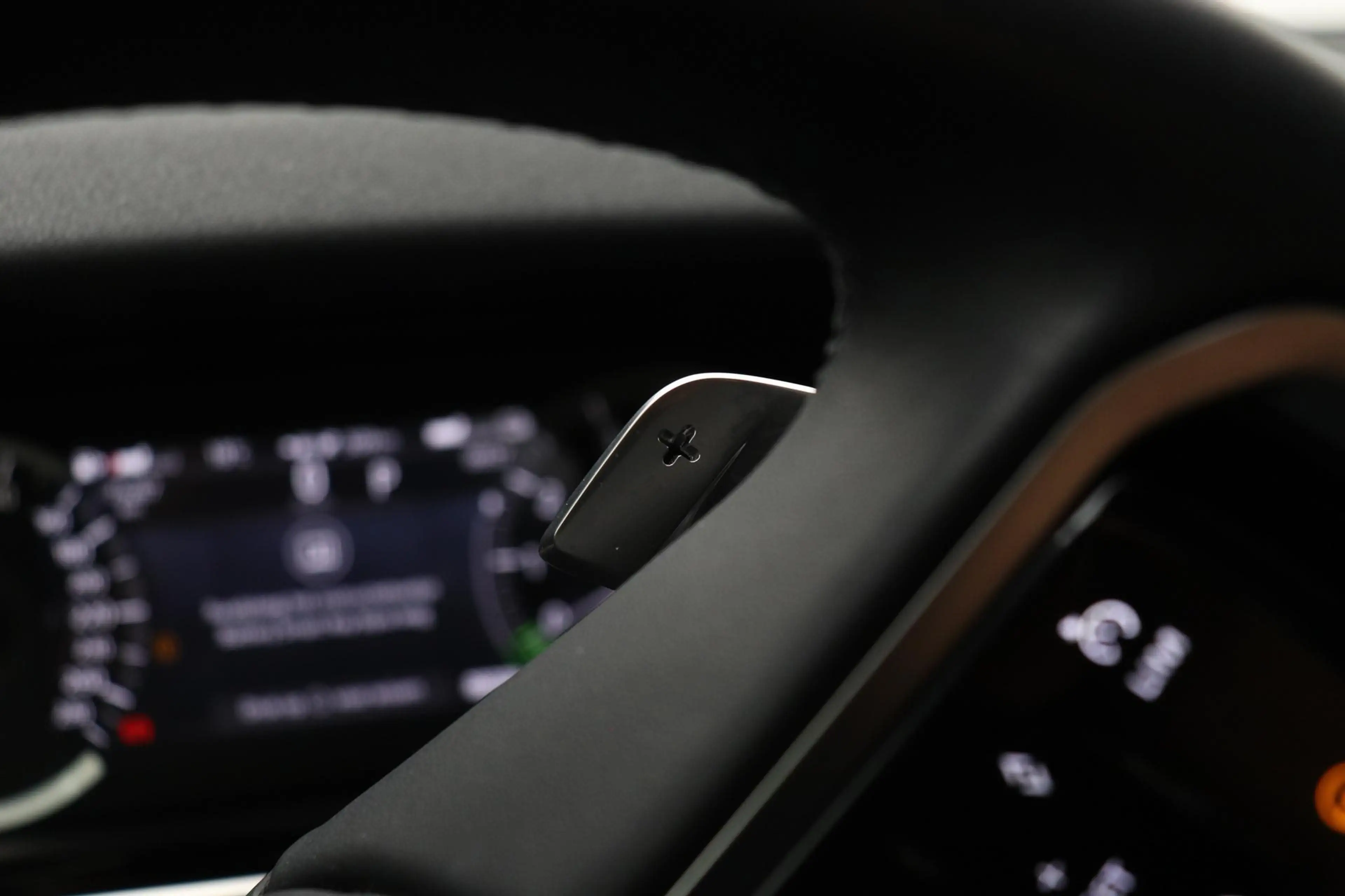 Land Rover Range Rover Evoque 1.5 P300e AWD R-Dynamic SE | Panoramadak | Trekhaa — photo 45