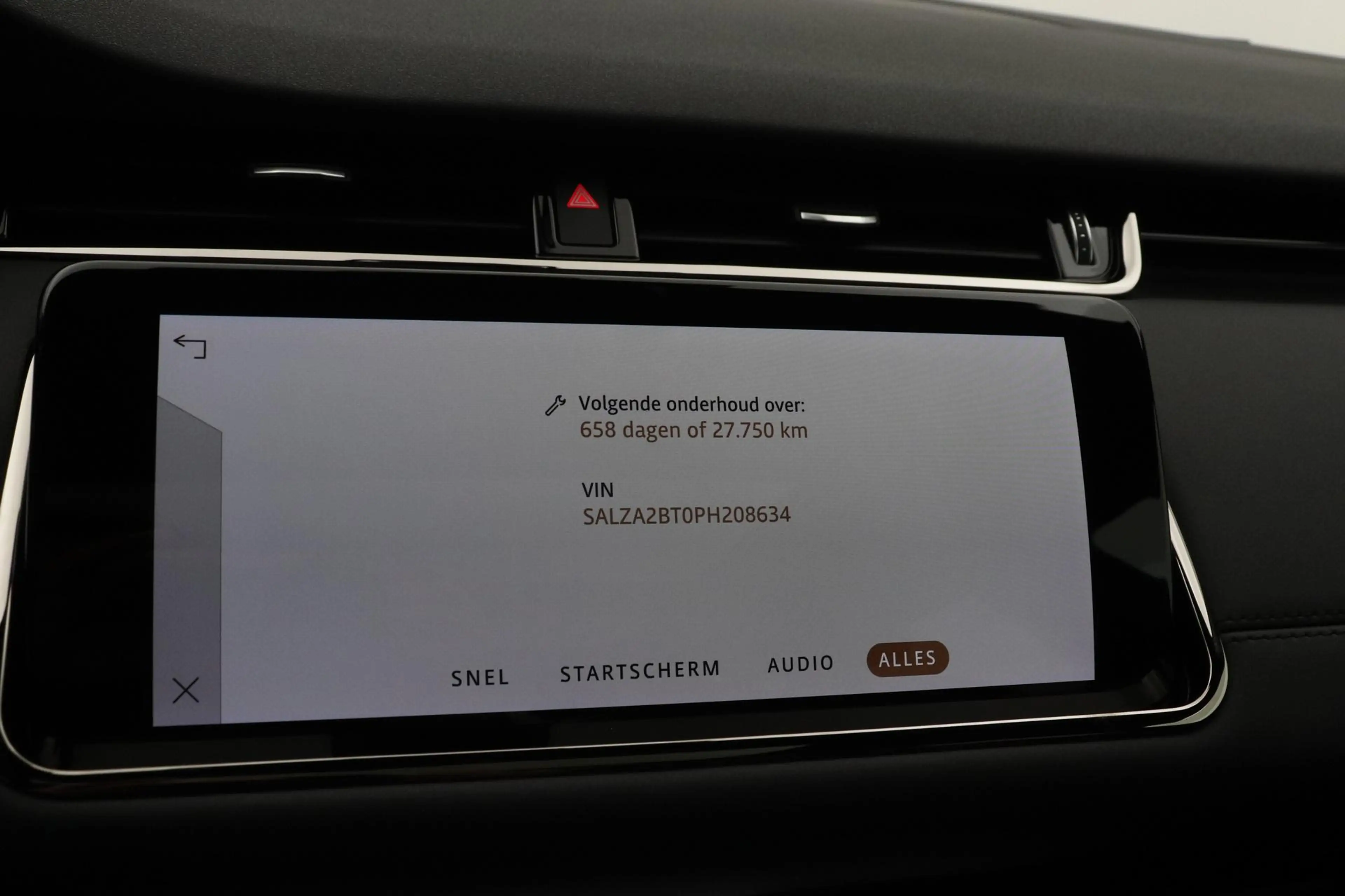 Land Rover Range Rover Evoque 1.5 P300e AWD R-Dynamic SE | Panoramadak | Trekhaa — photo 31