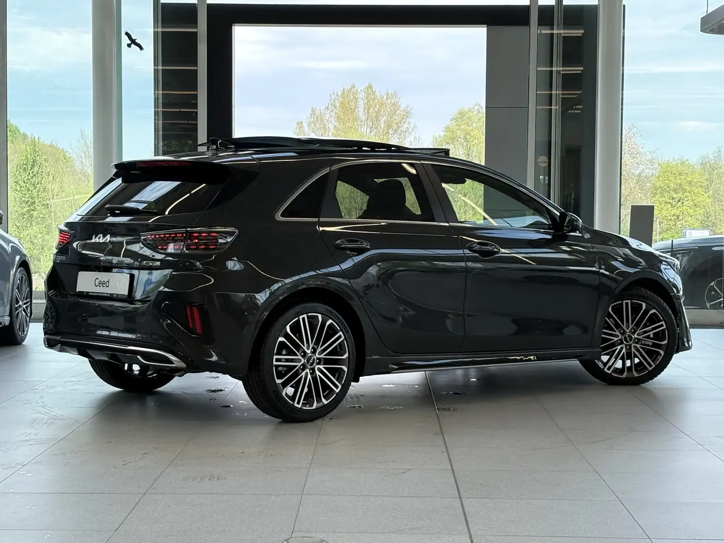Kia Ceed / cee'd Ceed 1.5 T-GDI DCT GT-LINE+JBL+NAV+KAMERA+PDC+LED Grau - 2
