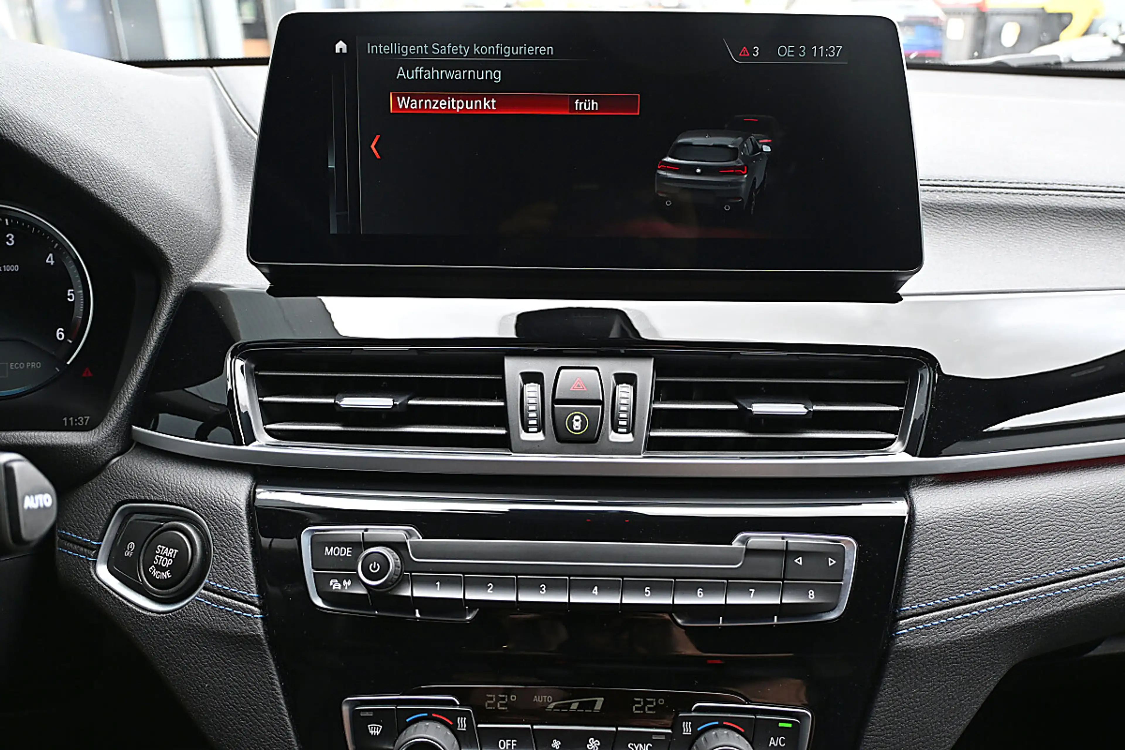 BMW X2 sDrive 16d Aut. M Sport adapt. LED, HeadUp, Nav... — photo 11
