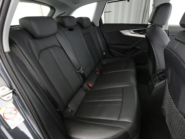 Audi A4 view 15