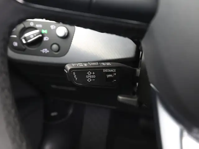 Audi A4 view 14