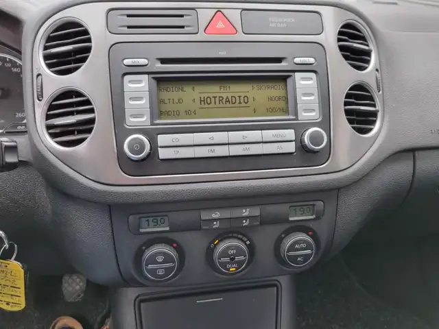 Volkswagen Tiguan view 11