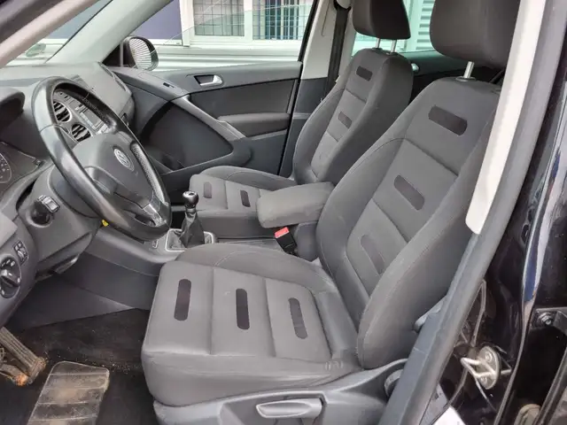 Volkswagen Tiguan view 5