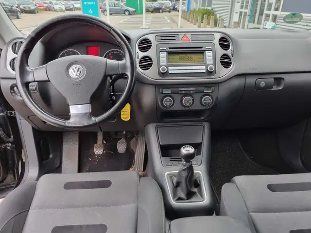 Volkswagen Tiguan view 6