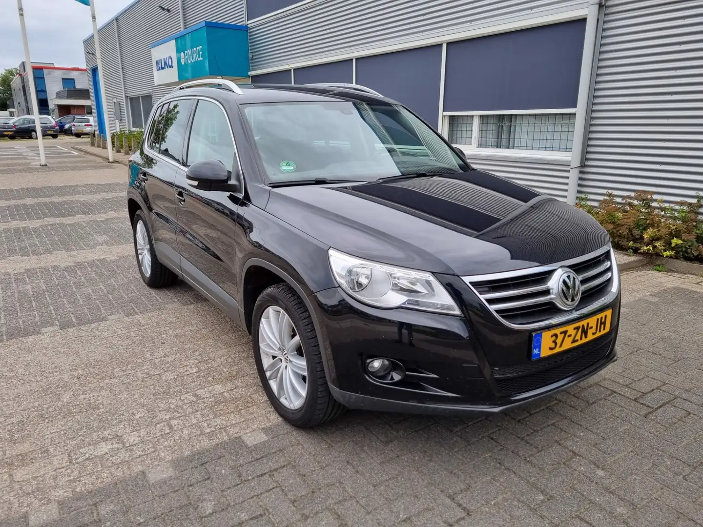 Volkswagen Tiguan 1.4 TSI Sport&Style 4Motion 5-drs Clima Bj.:2008 N Zwart - 2