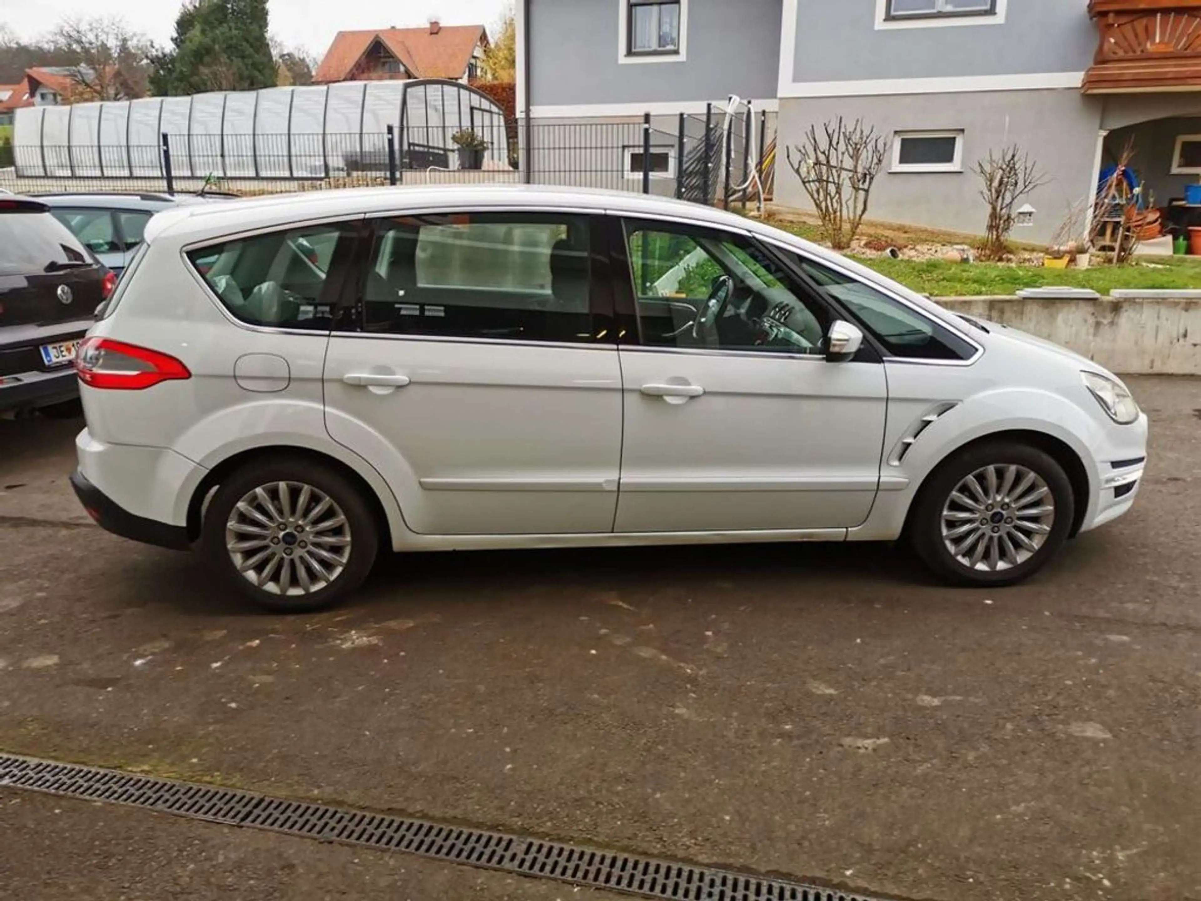 Ford S-Max Titanium — photo 6