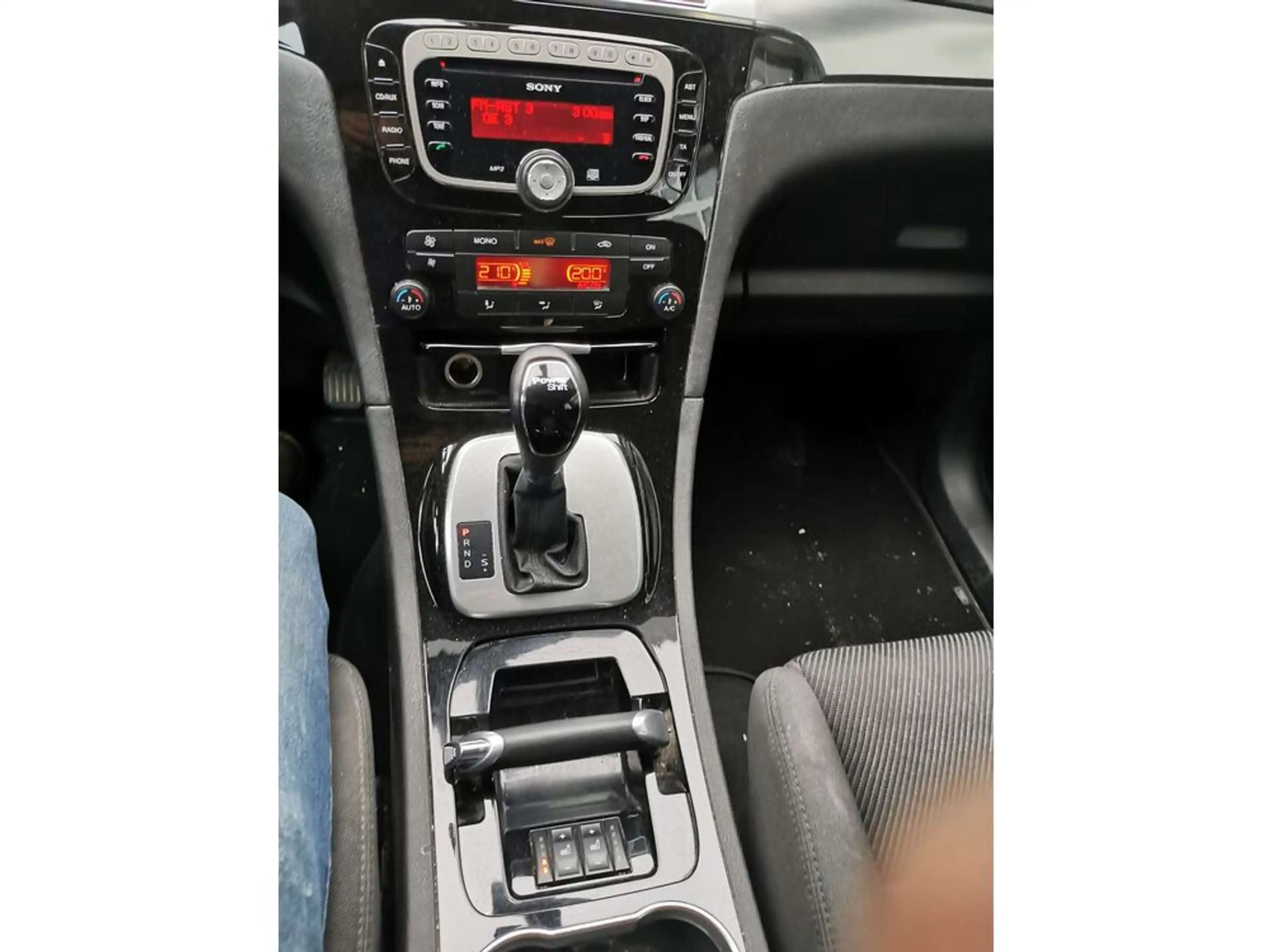 Ford S-Max Titanium — photo 14