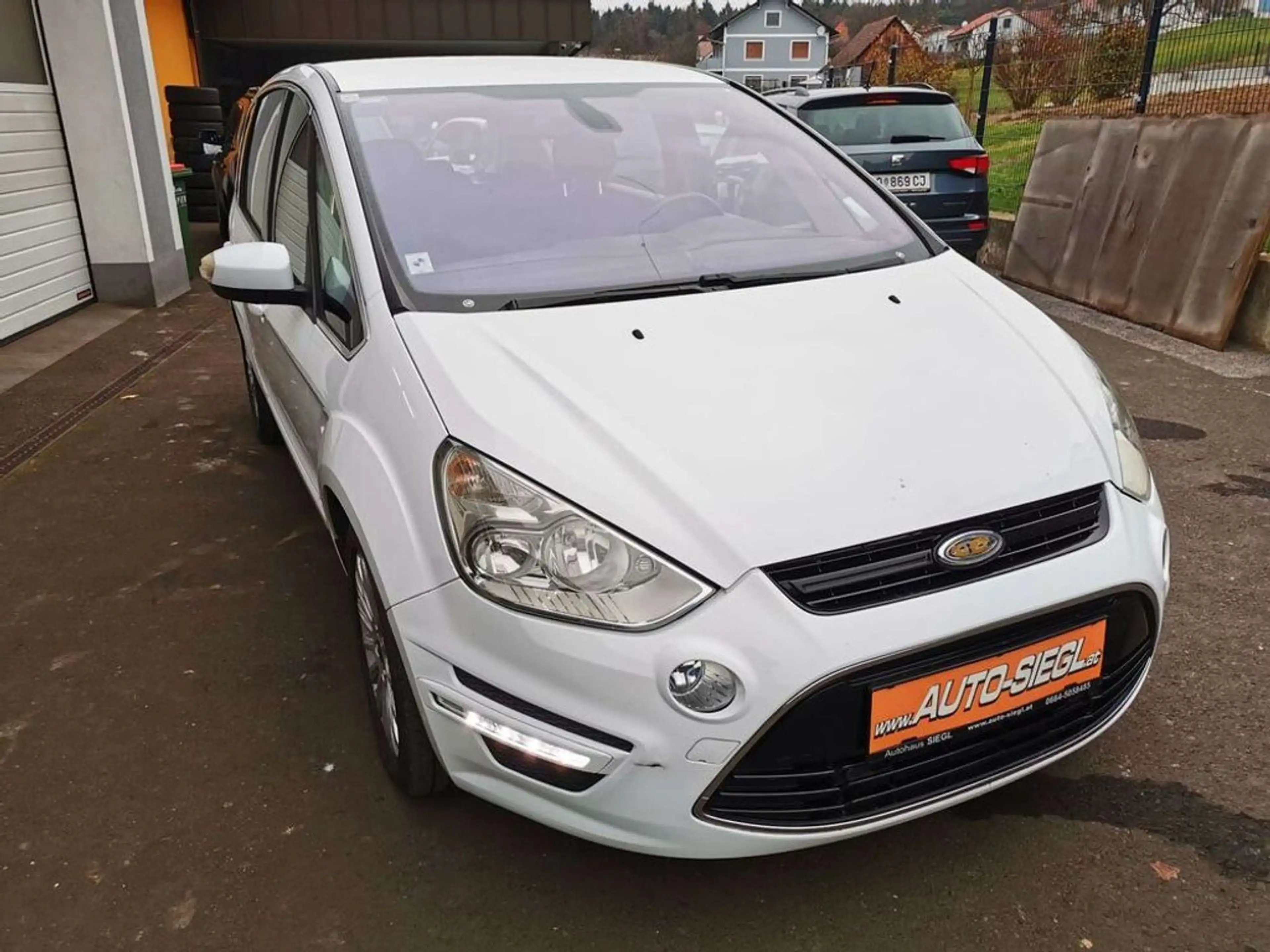 Ford S-Max Titanium — photo 4