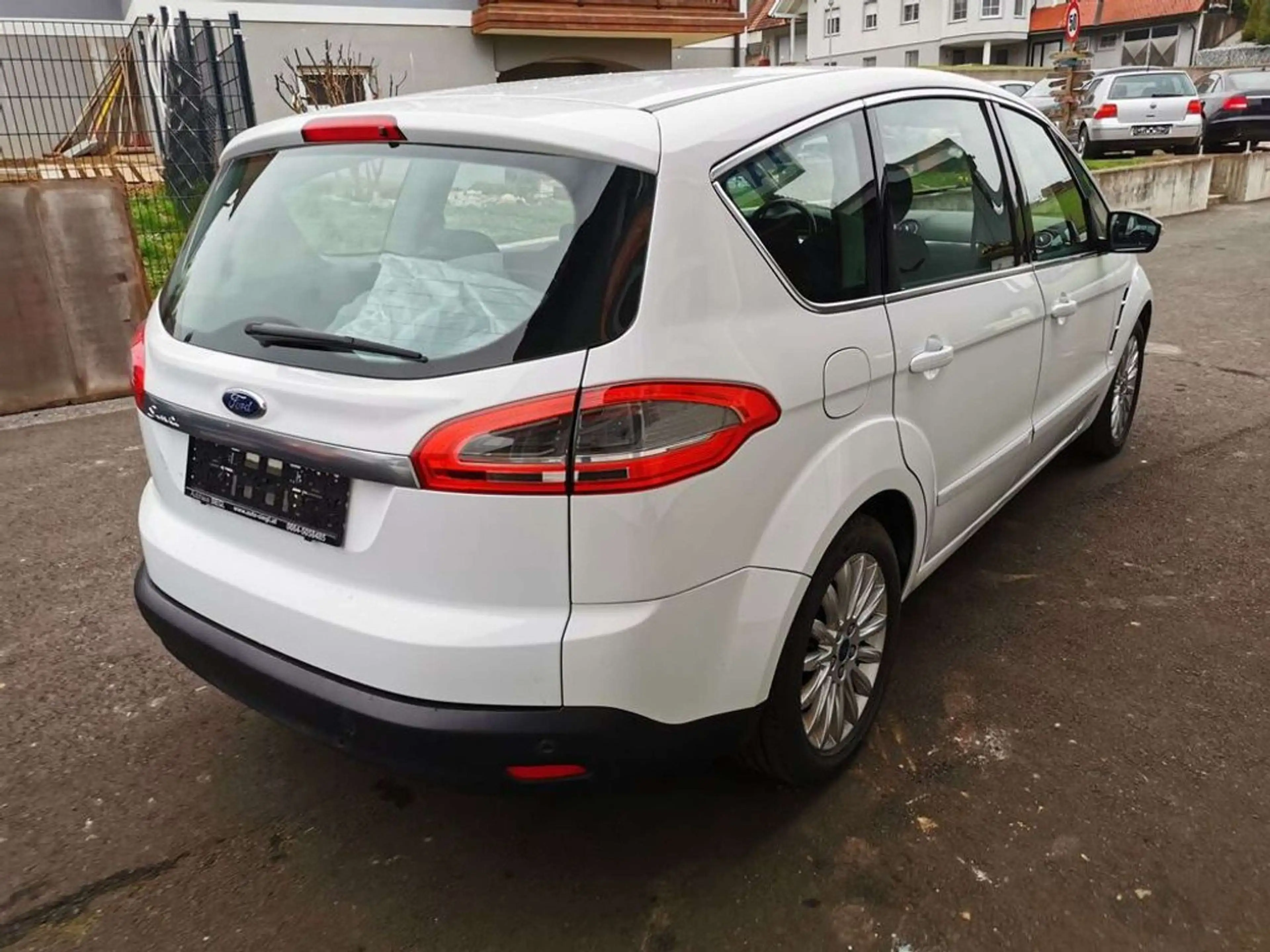 Ford S-Max Titanium — photo 9