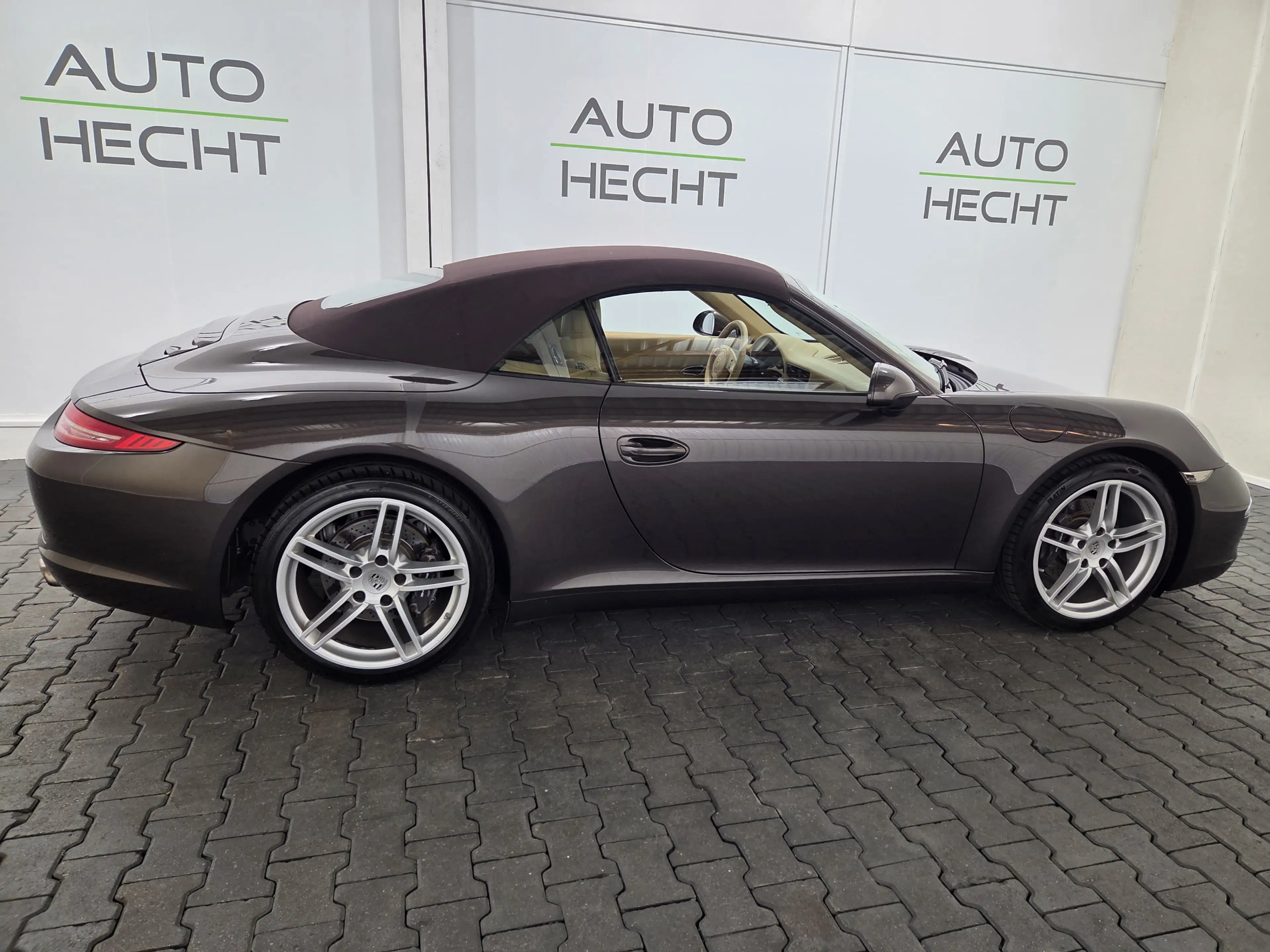 Porsche 991 Carrera Cabrio Sport Chrono — photo 24