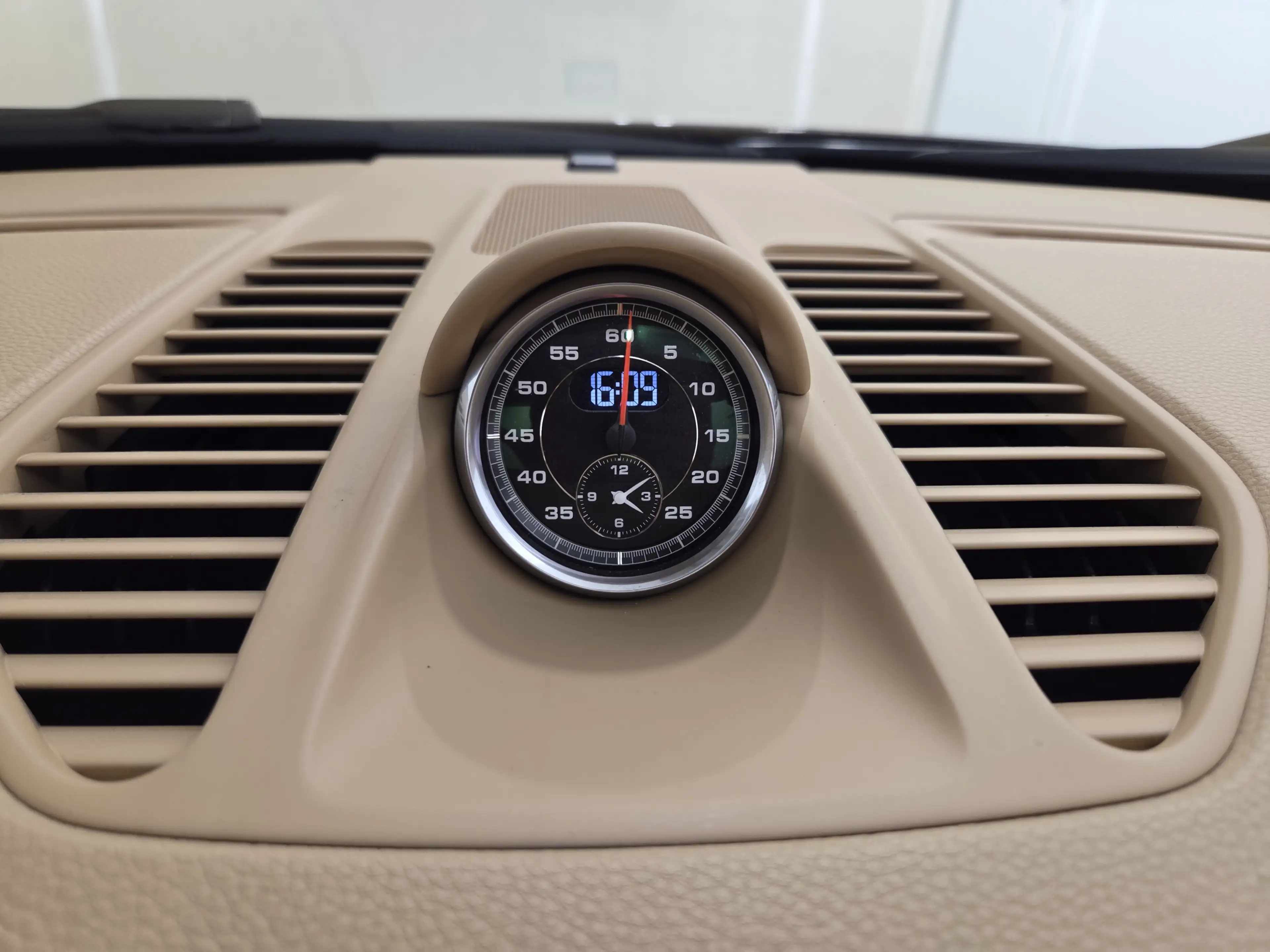 Porsche 991 Carrera Cabrio Sport Chrono — photo 18