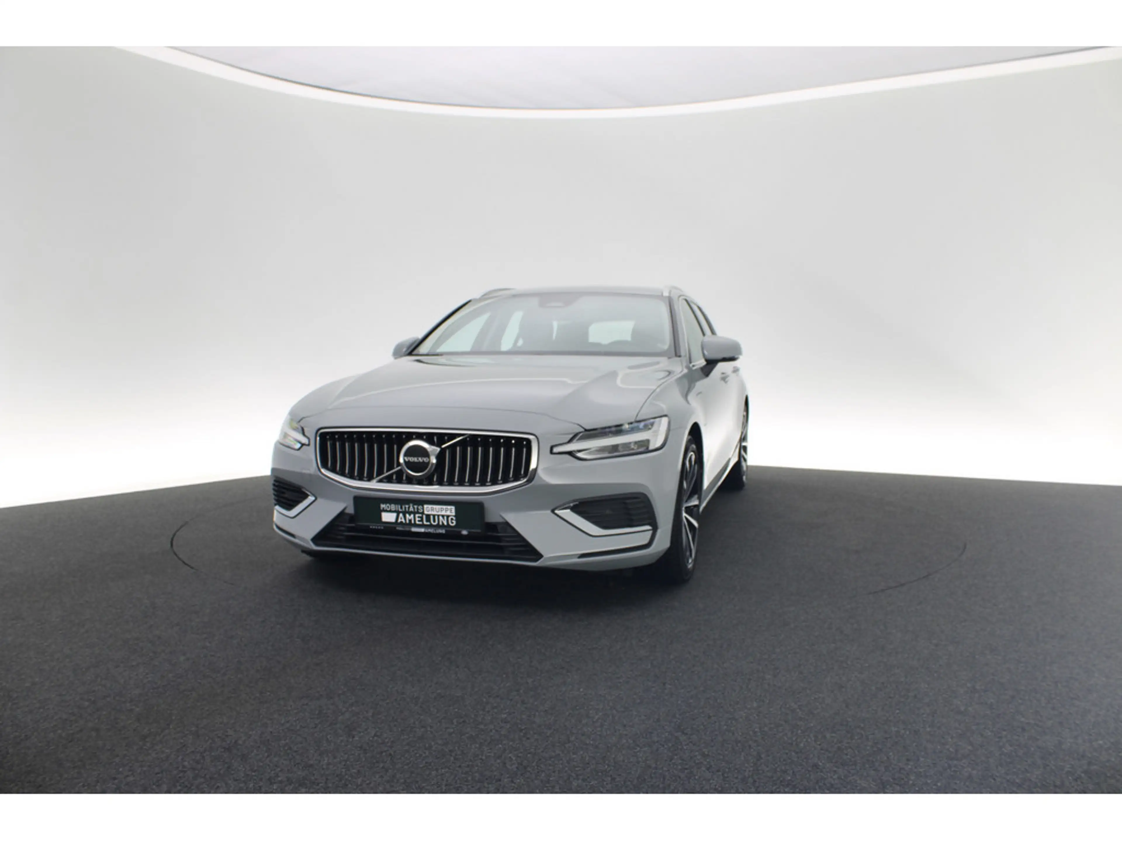 Volvo V60 T6 Core AWD aus 1.Hand KAMERA STANDHZ LED — photo 11