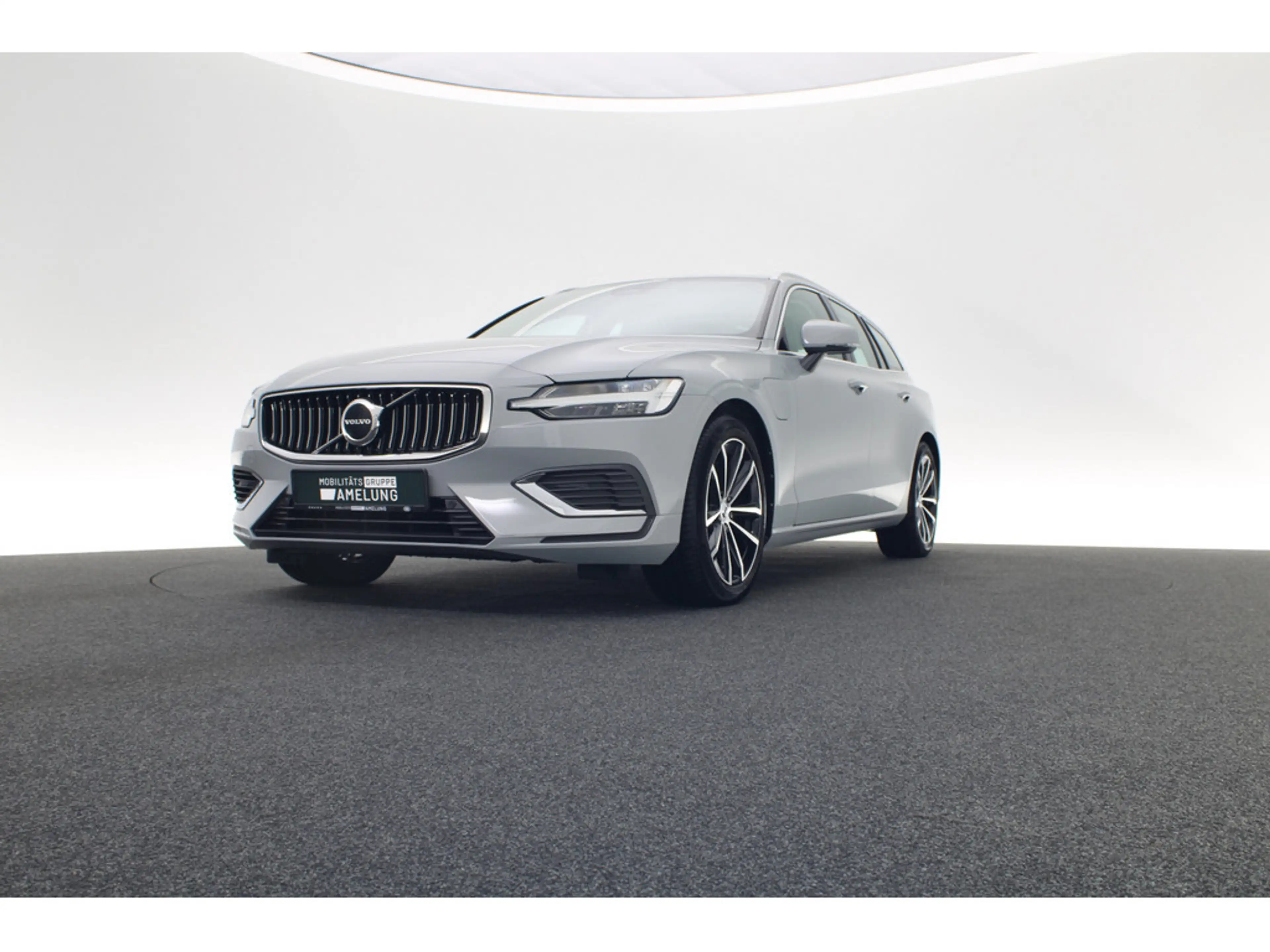 Volvo V60 T6 Core AWD aus 1.Hand KAMERA STANDHZ LED — photo 12
