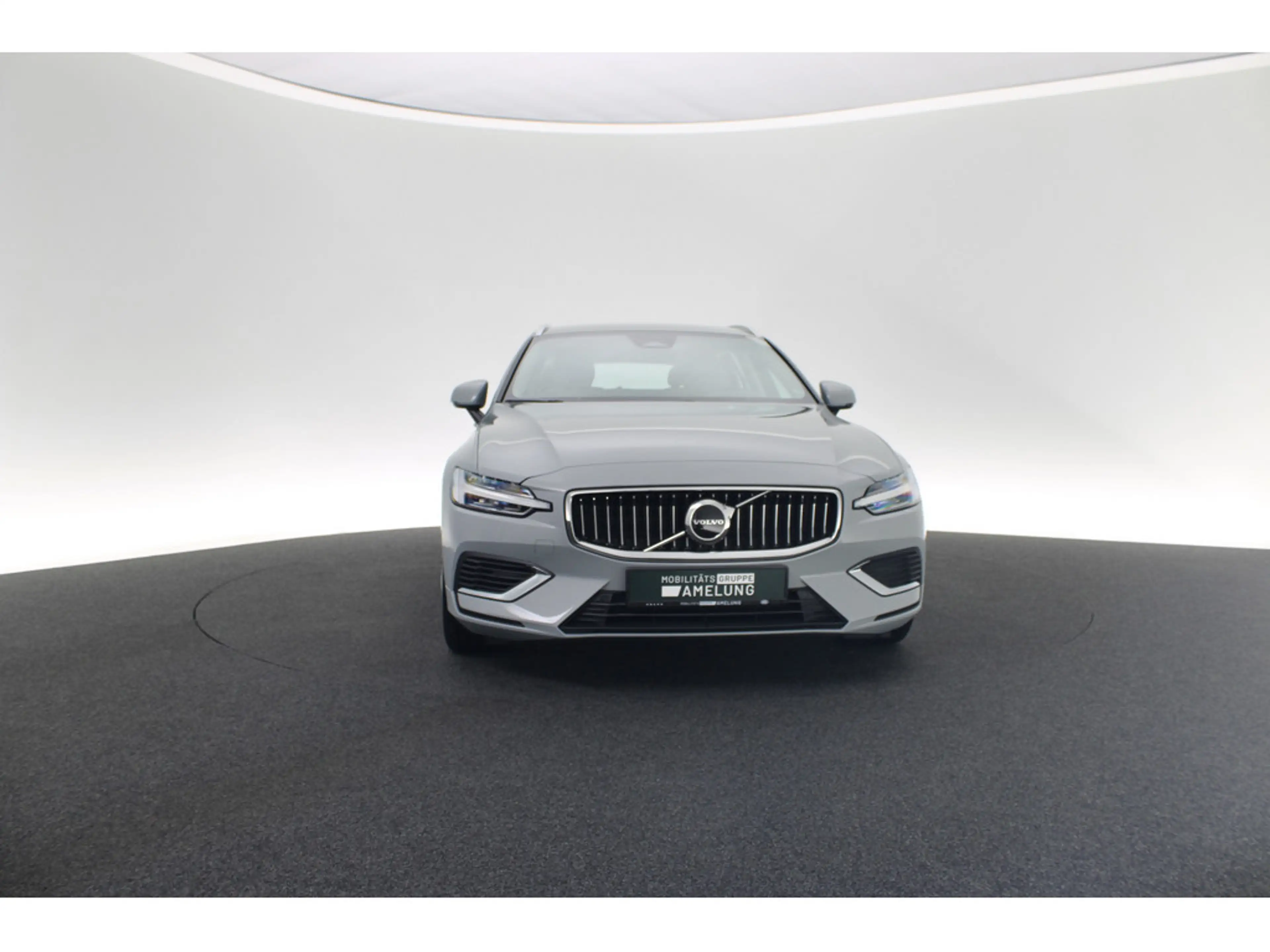 Volvo V60 T6 Core AWD aus 1.Hand KAMERA STANDHZ LED — photo 10