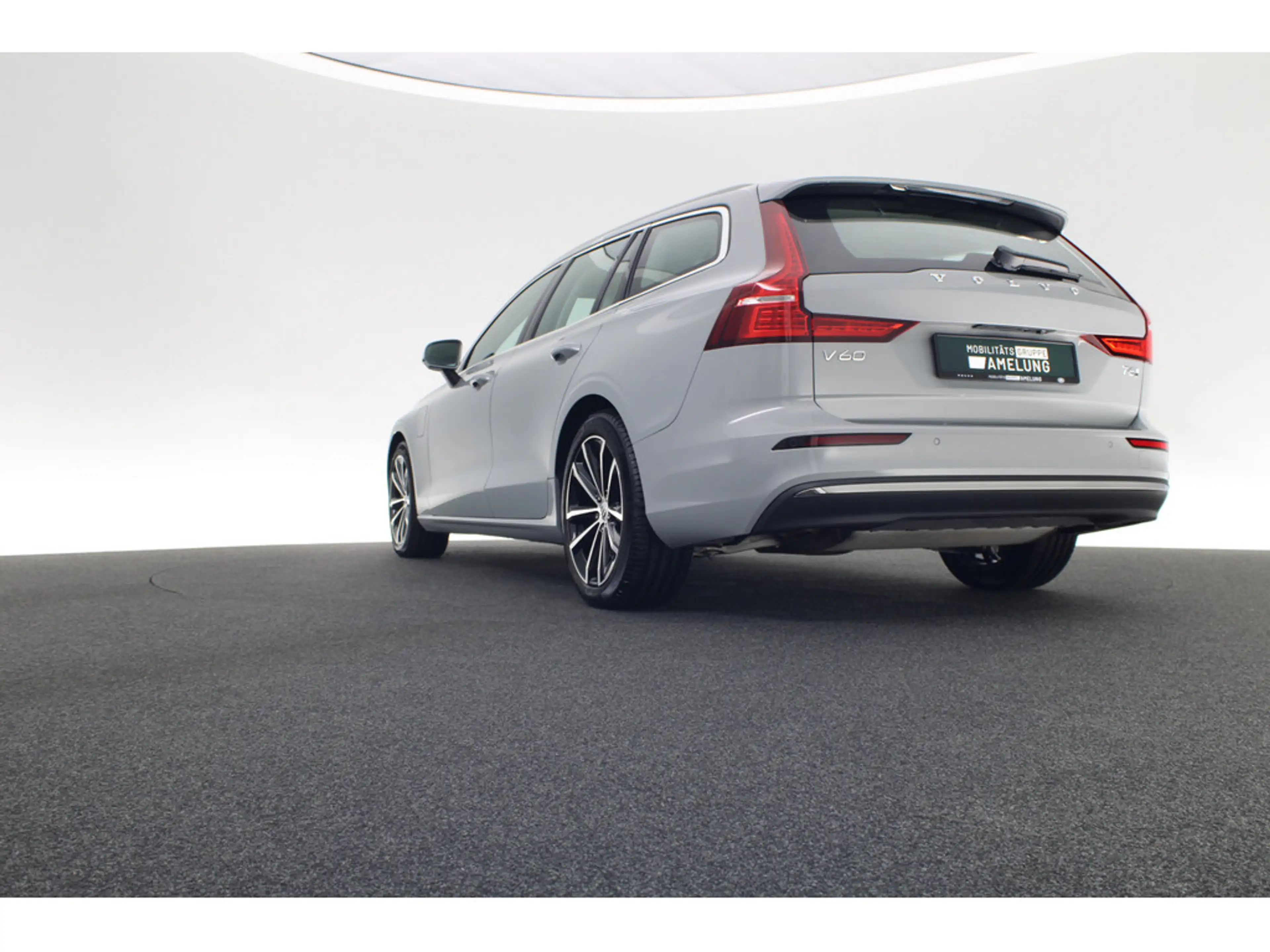Volvo V60 T6 Core AWD aus 1.Hand KAMERA STANDHZ LED — photo 13