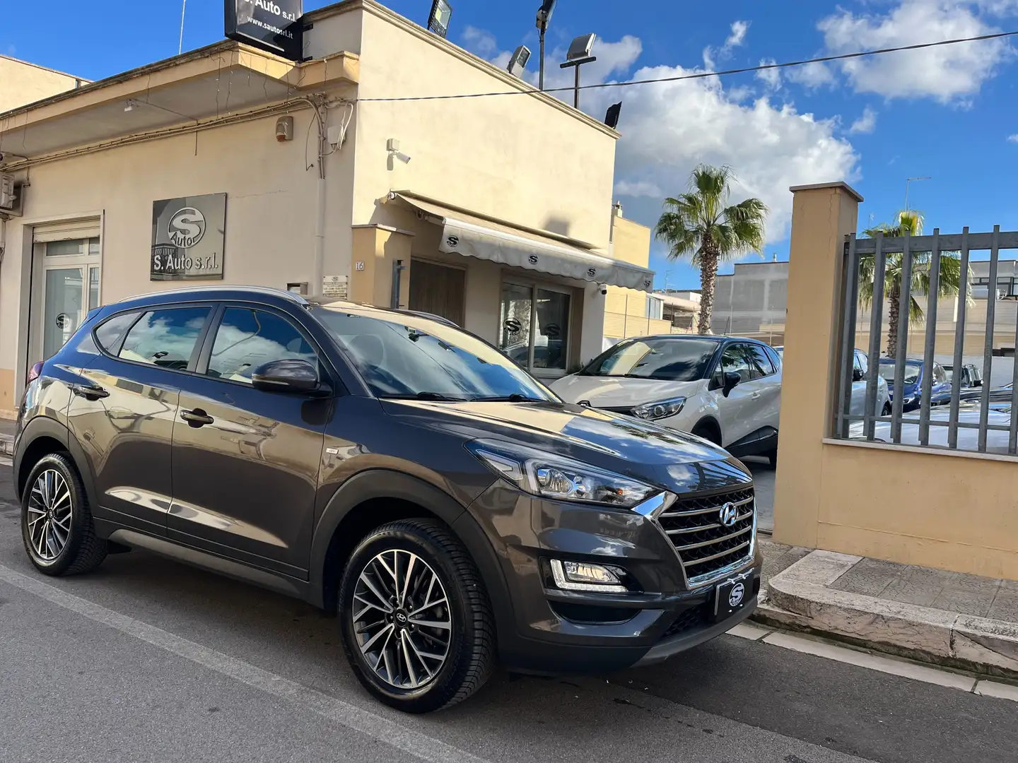 Hyundai TUCSON 1.6 CRDI 48V Xprime 115cv my20 Gris - 1