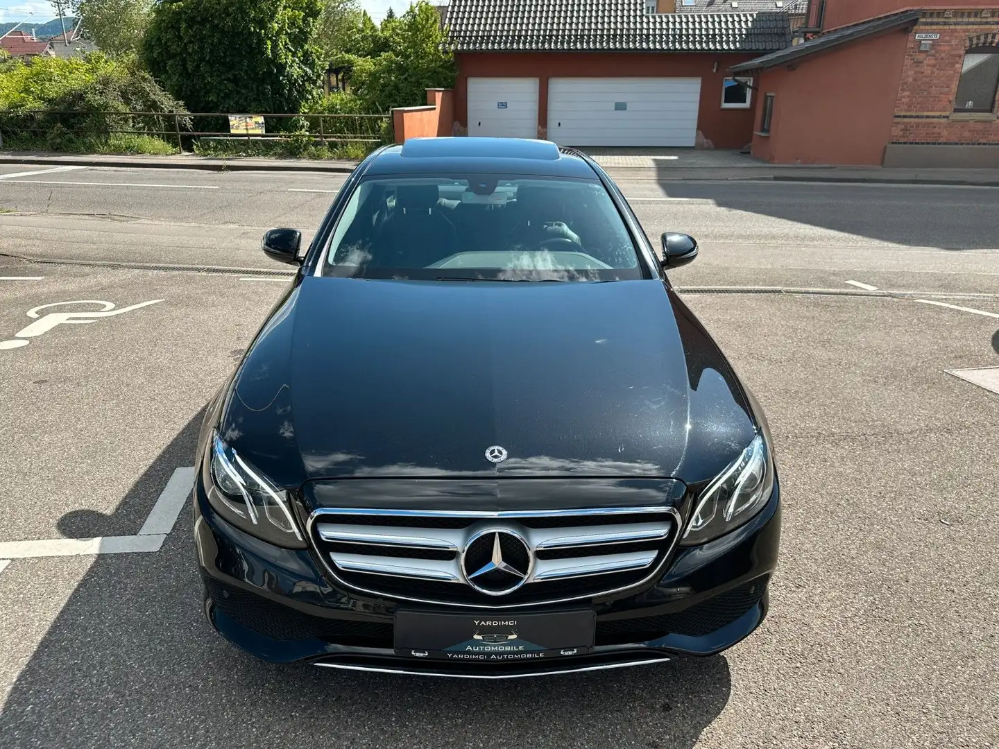 Mercedes-Benz E 220 d Avantgarde*9G*COMAND*S-DACH*LED*RFK* Schwarz - 2