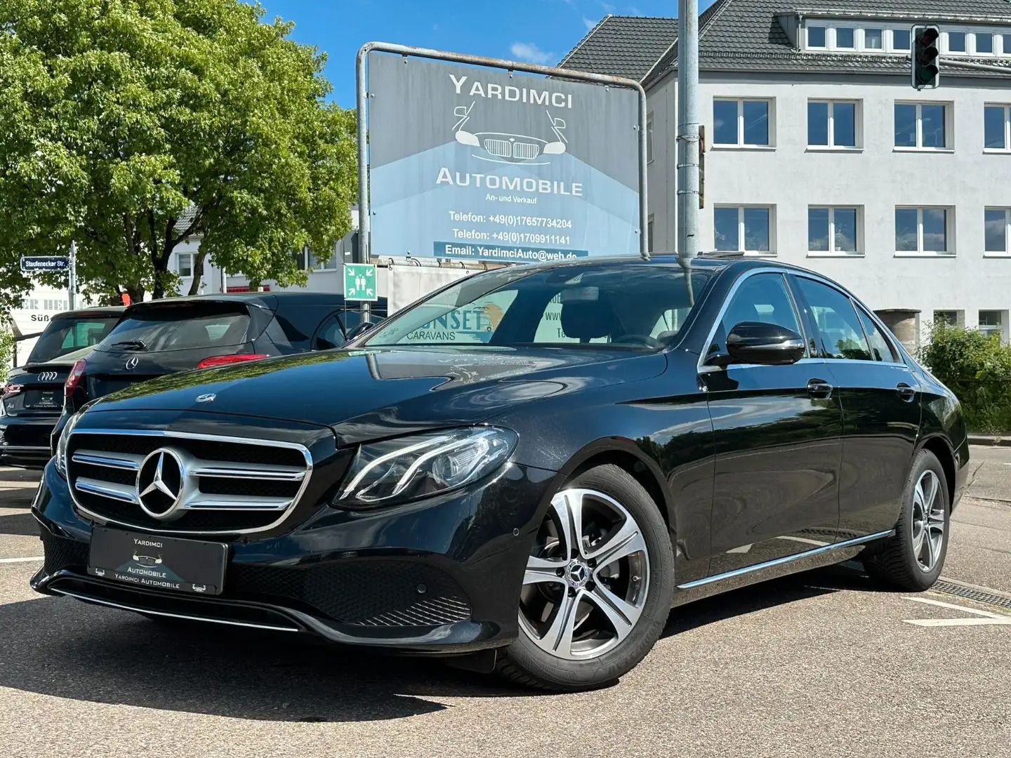 Mercedes-Benz E 220 d Avantgarde*9G*COMAND*S-DACH*LED*RFK* Schwarz - 1
