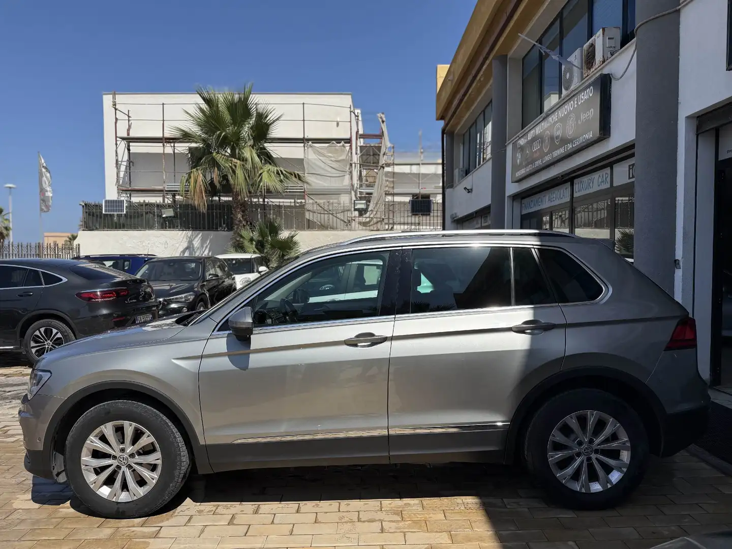 Volkswagen Tiguan - foto 2