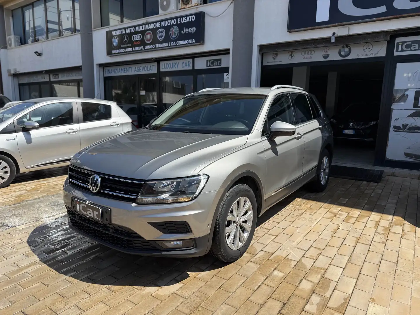 Volkswagen Tiguan - foto 1
