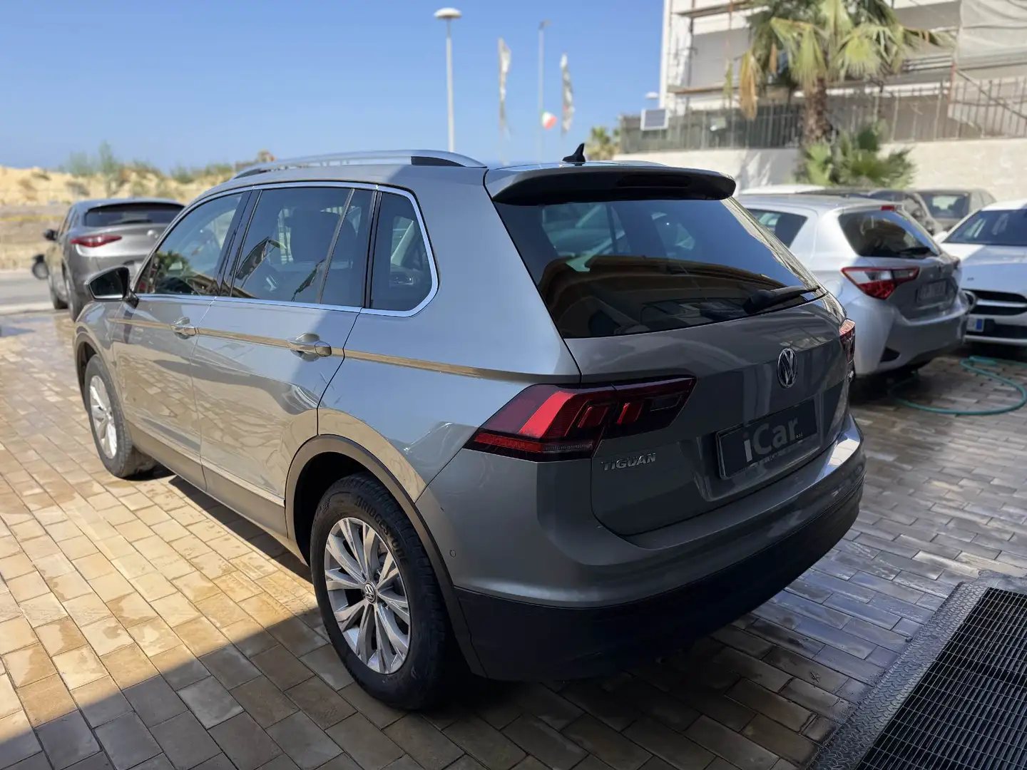 Volkswagen Tiguan - foto 3