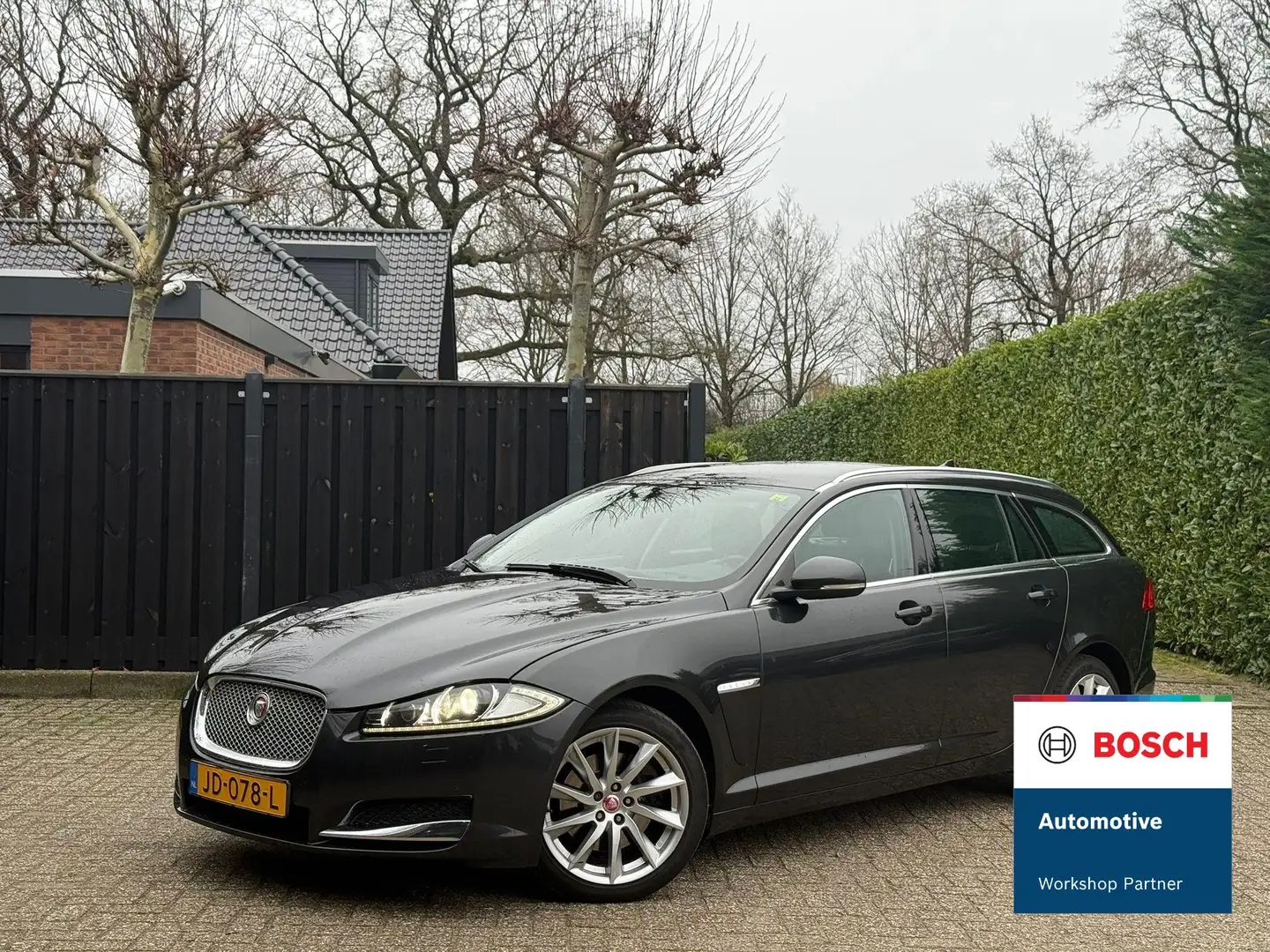Jaguar XF Sportbrake 2.2D Gris - 1