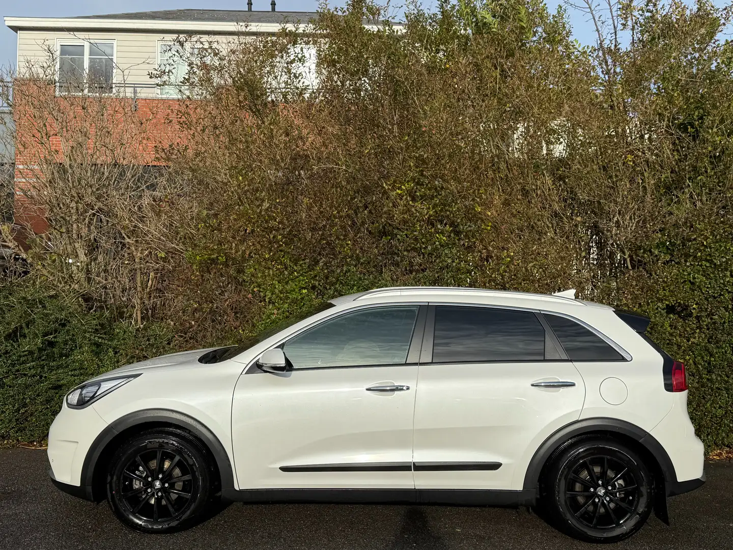 Kia Niro HEV 1.6 GDi+NAVI+CAMERA+CARNET KIA+SEMI CUIR+EU 6B Blanc - 2