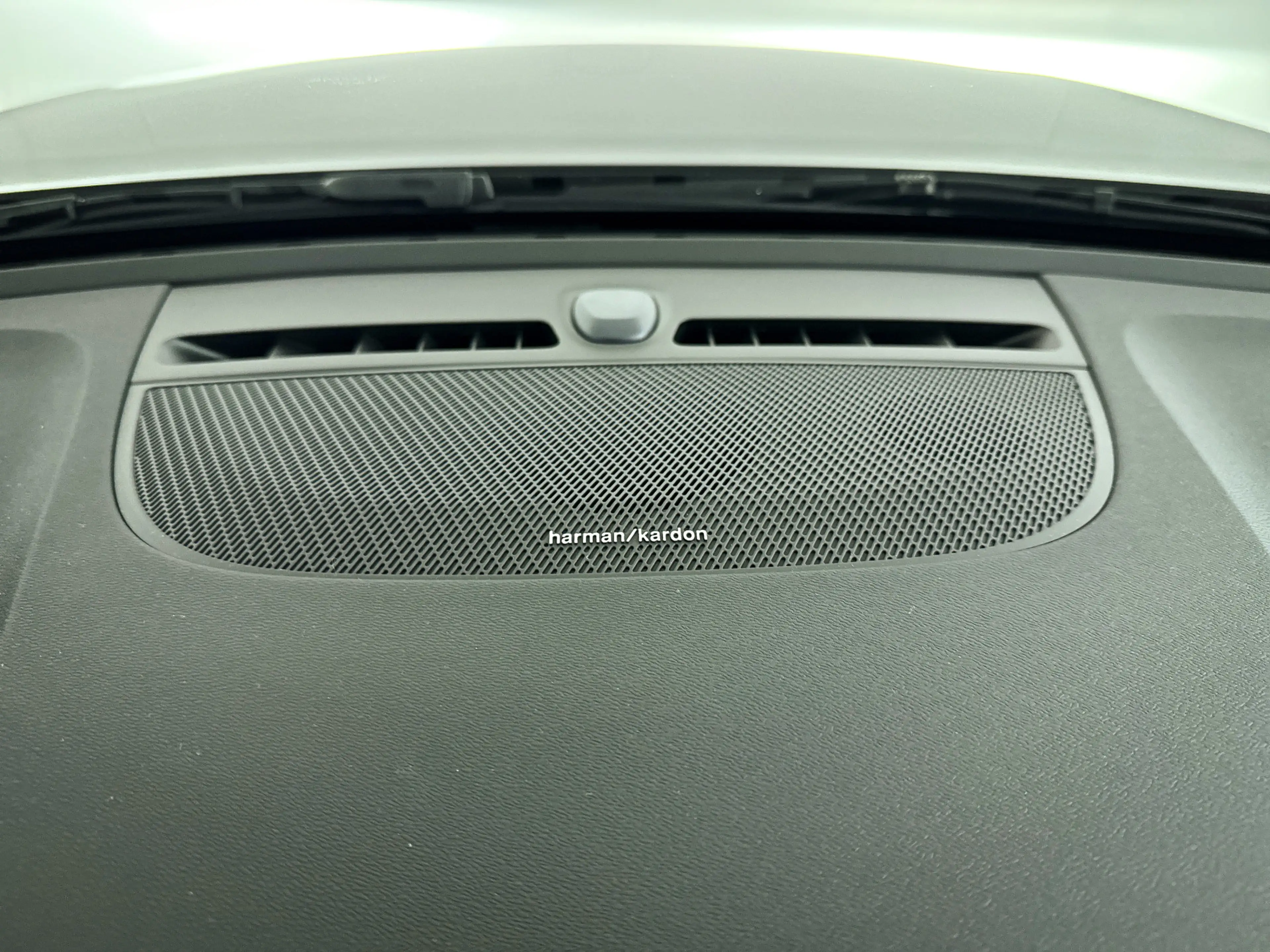 Volvo XC40 B4 Plus Dark | Panoramadak | 360° camera | Harman — photo 30