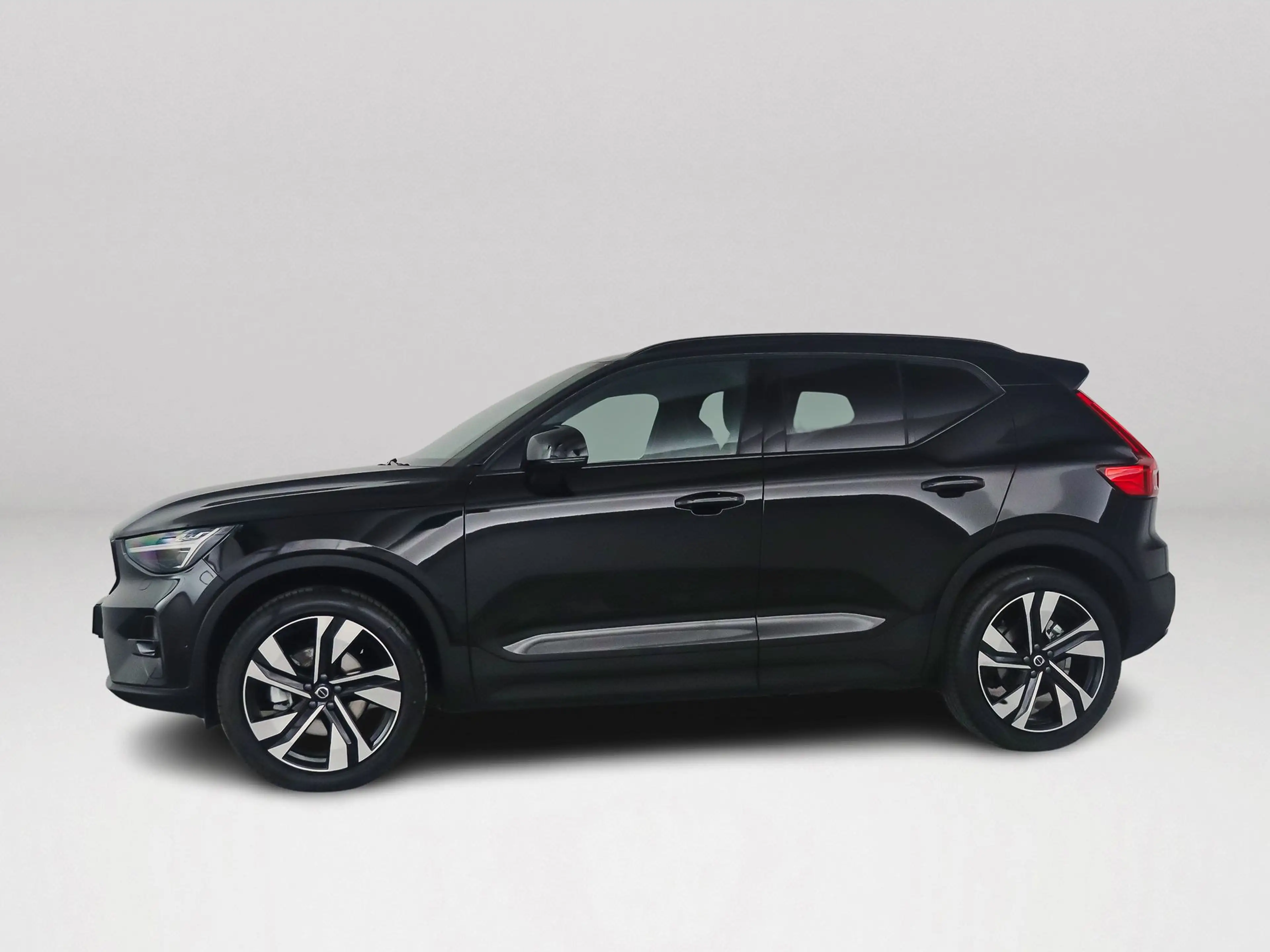 Volvo XC40 B4 Plus Dark | Panoramadak | 360° camera | Harman — photo 4