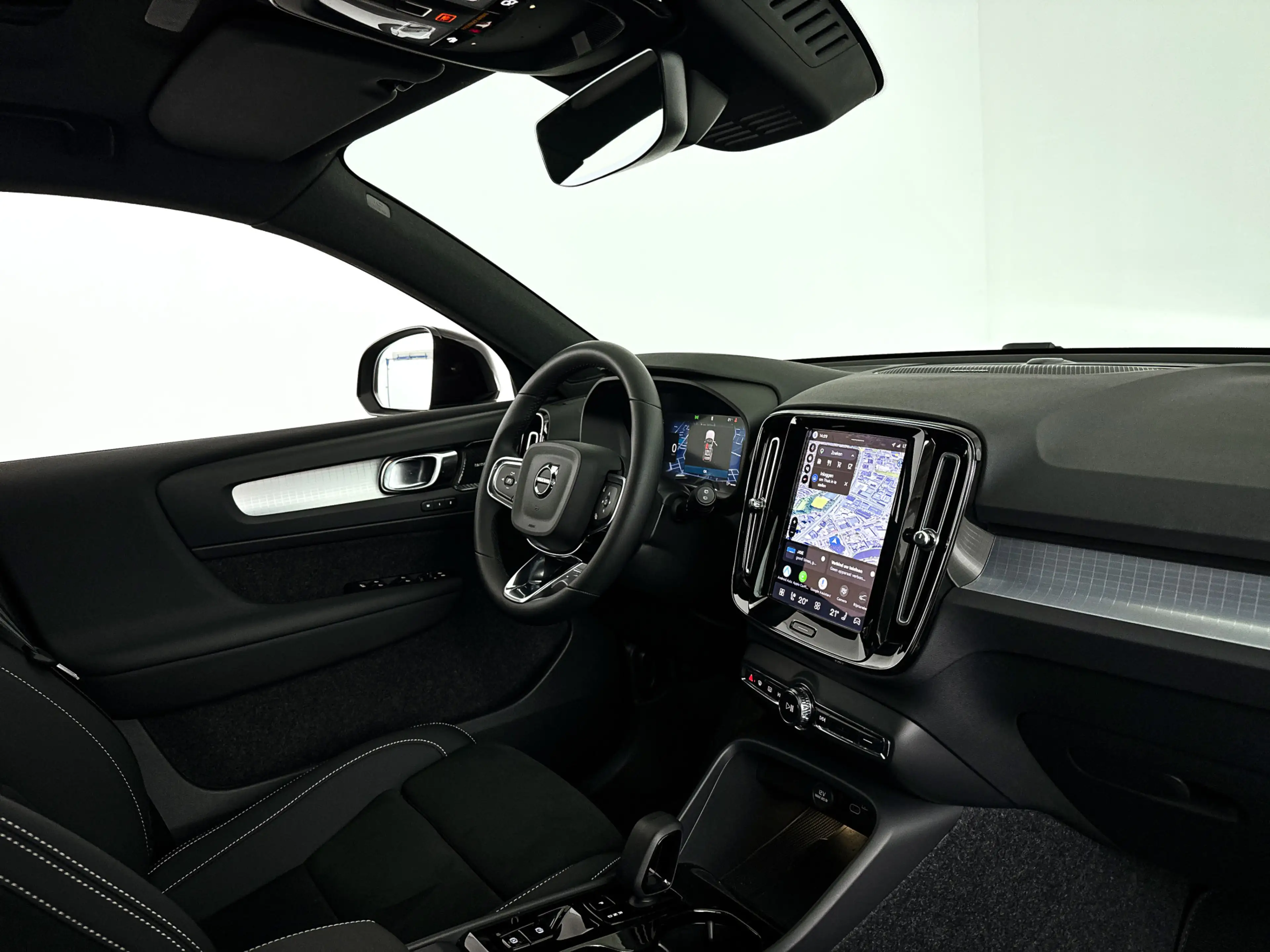 Volvo XC40 B4 Plus Dark | Panoramadak | 360° camera | Harman — photo 34
