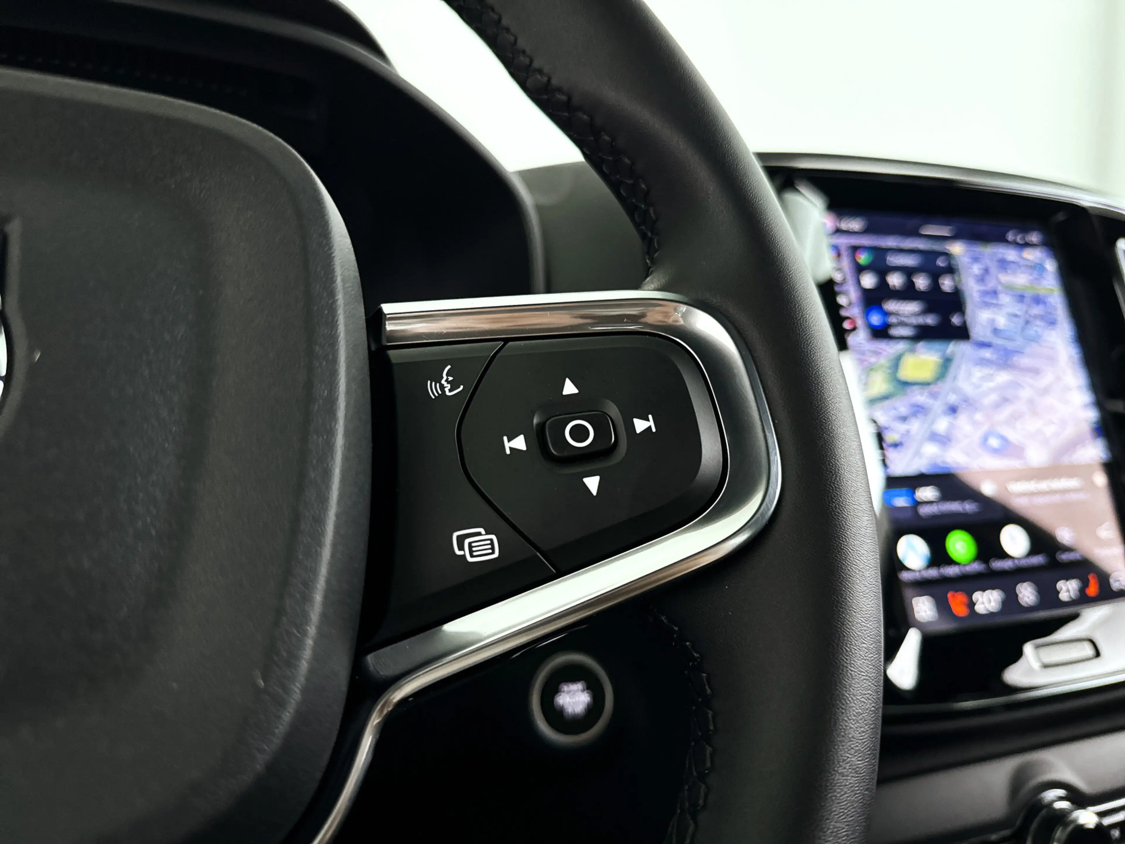 Volvo XC40 B4 Plus Dark | Panoramadak | 360° camera | Harman — photo 21