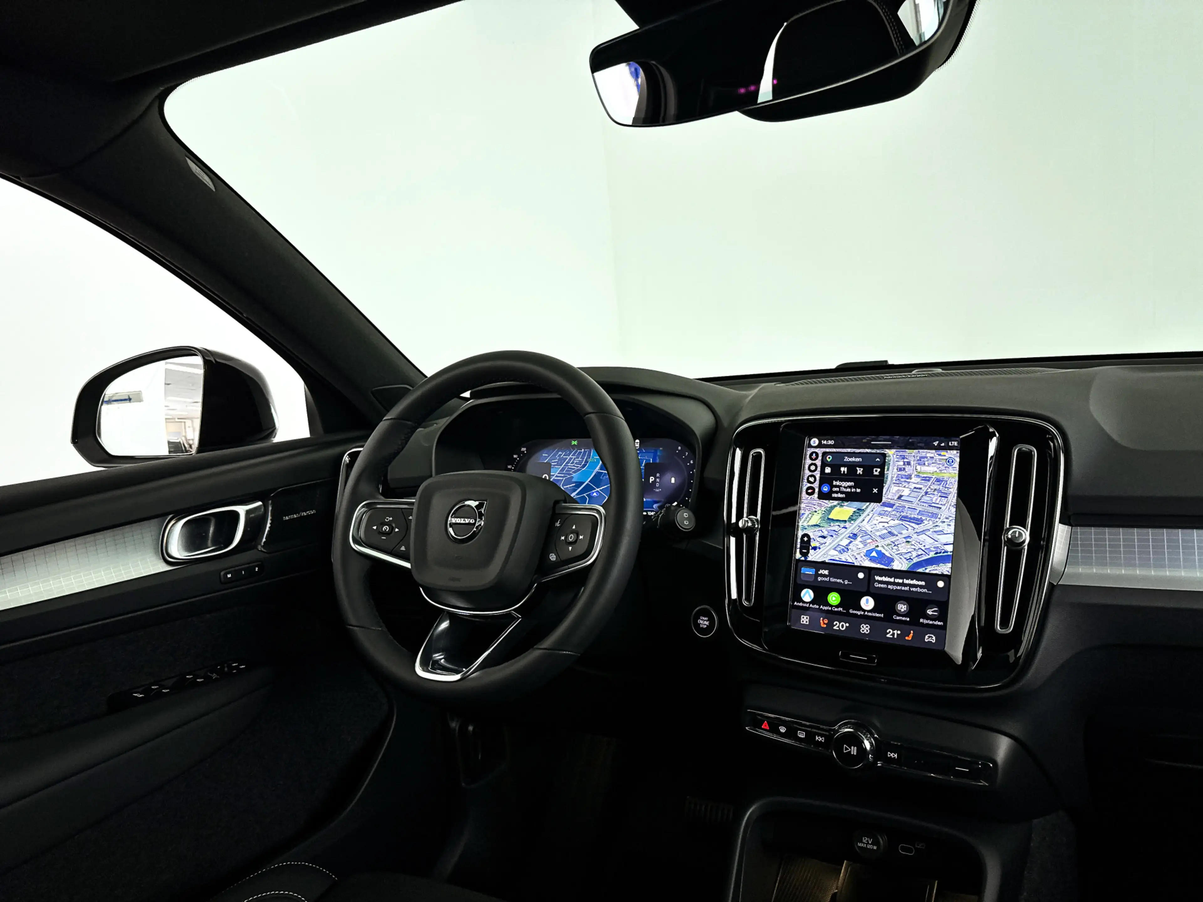 Volvo XC40 B4 Plus Dark | Panoramadak | 360° camera | Harman — photo 3