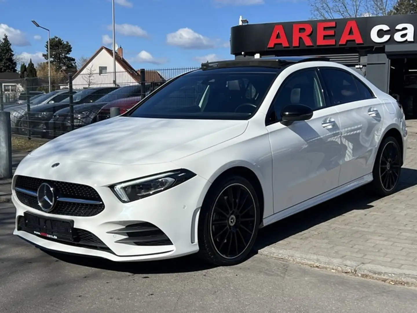 Mercedes-Benz A 250 e Limo*AMG*PANO*MULTIB*DIST.*SPUR*KAM* Blanco - 1