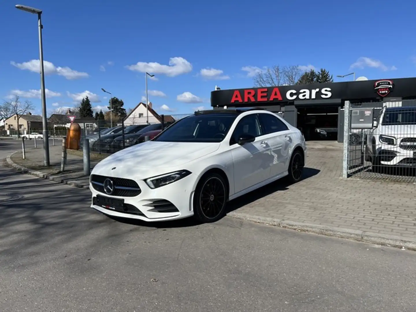 Mercedes-Benz A 250 e Limo*AMG*PANO*MULTIB*DIST.*SPUR*KAM* Blanco - 2
