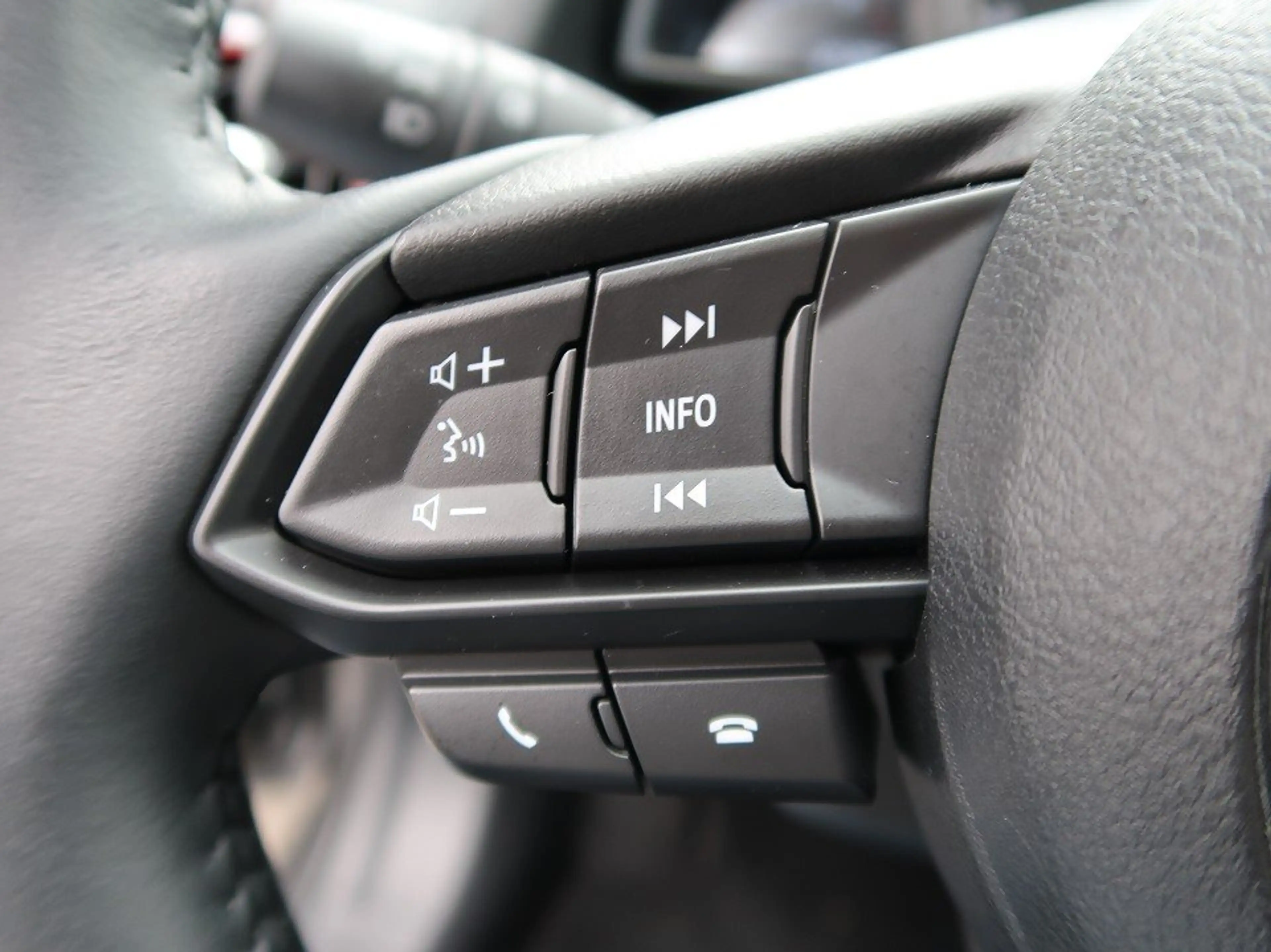 Mazda 2 Lim. *Bestzustand aus 1. Damenhand*Garantie 11/203 — photo 14