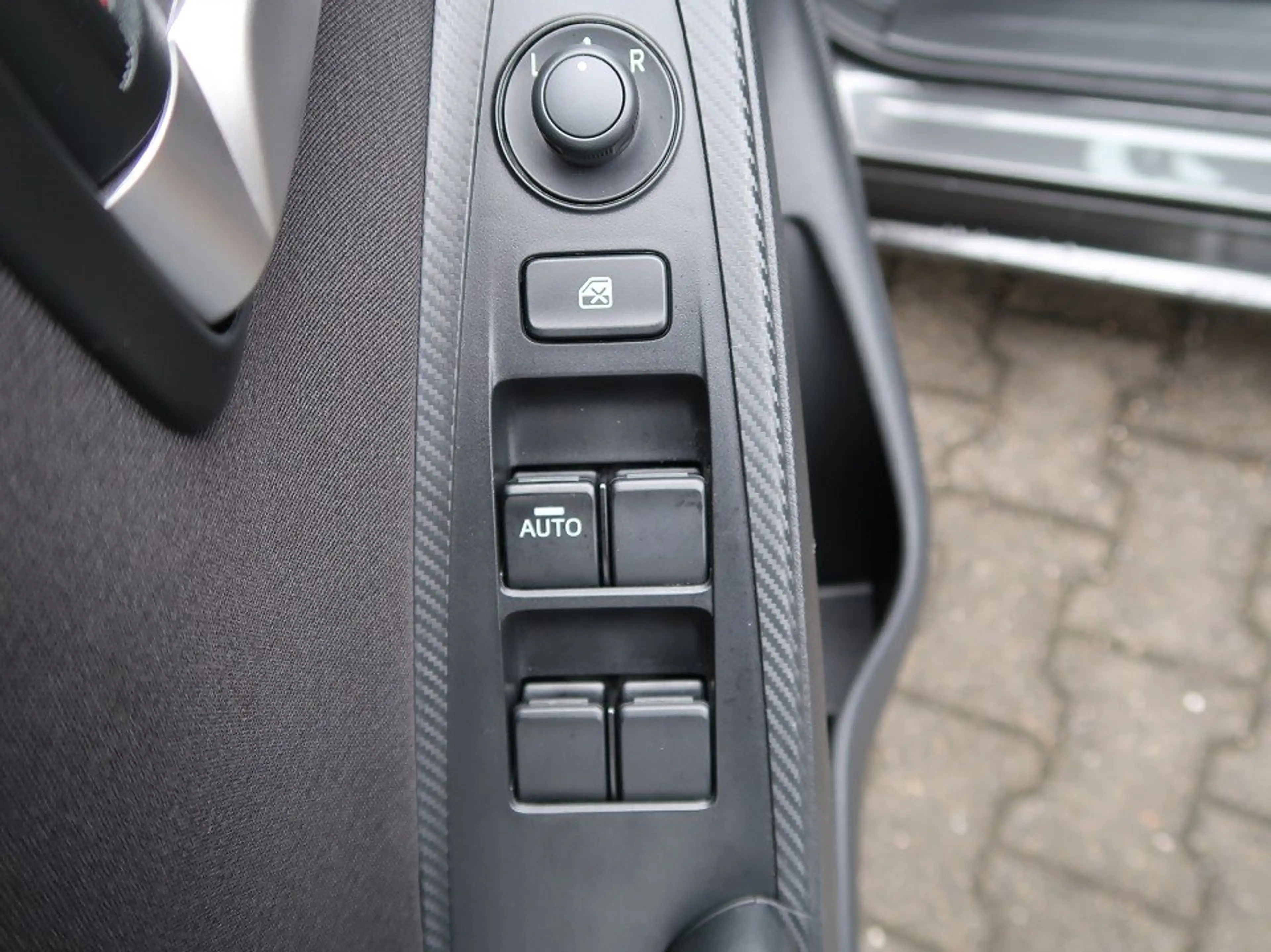 Mazda 2 Lim. *Bestzustand aus 1. Damenhand*Garantie 11/203 — photo 12