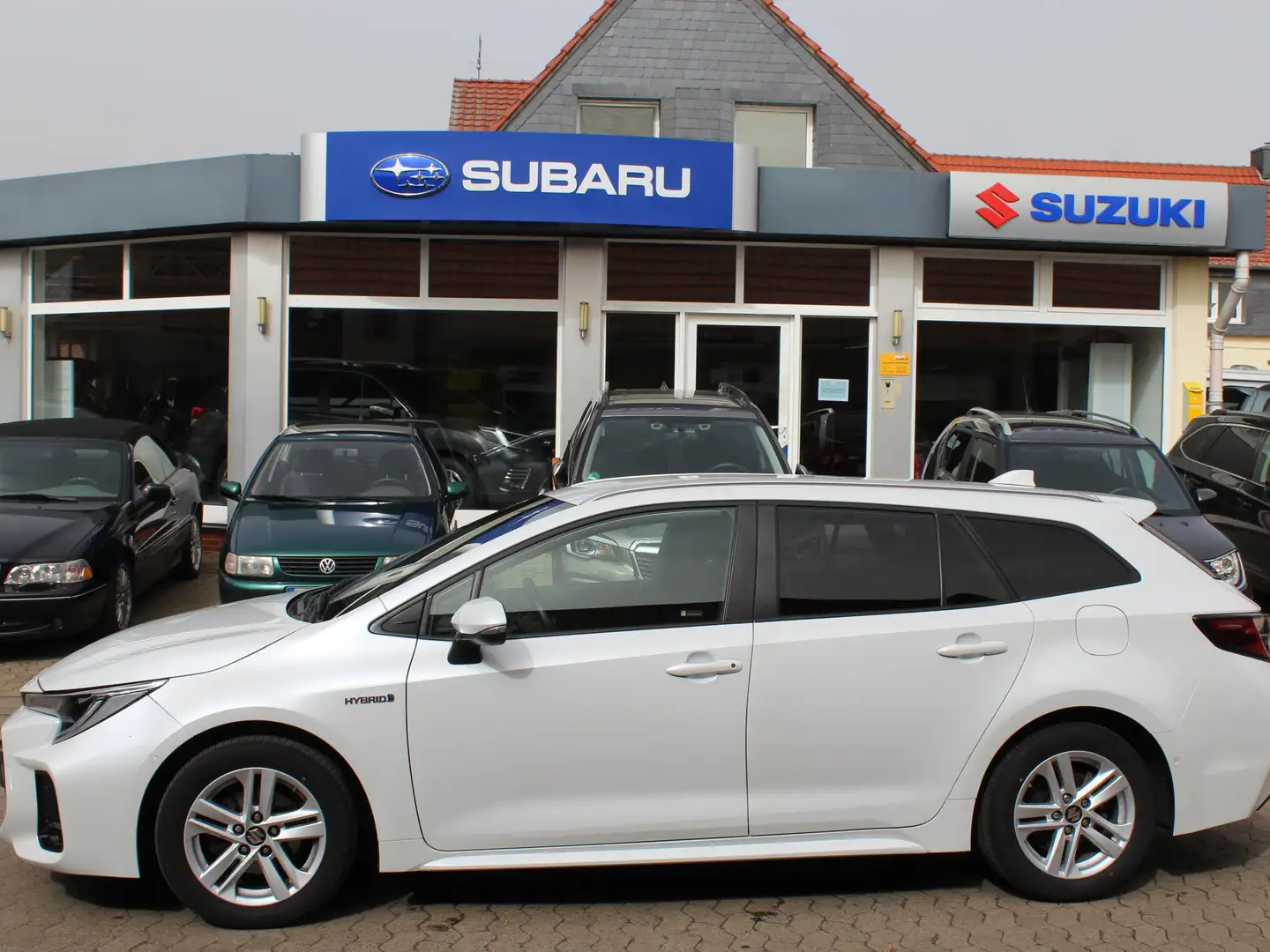 Suzuki Swace 1.8 Hybrid Comfort+  inkl. Winterreifen Bílá - 1