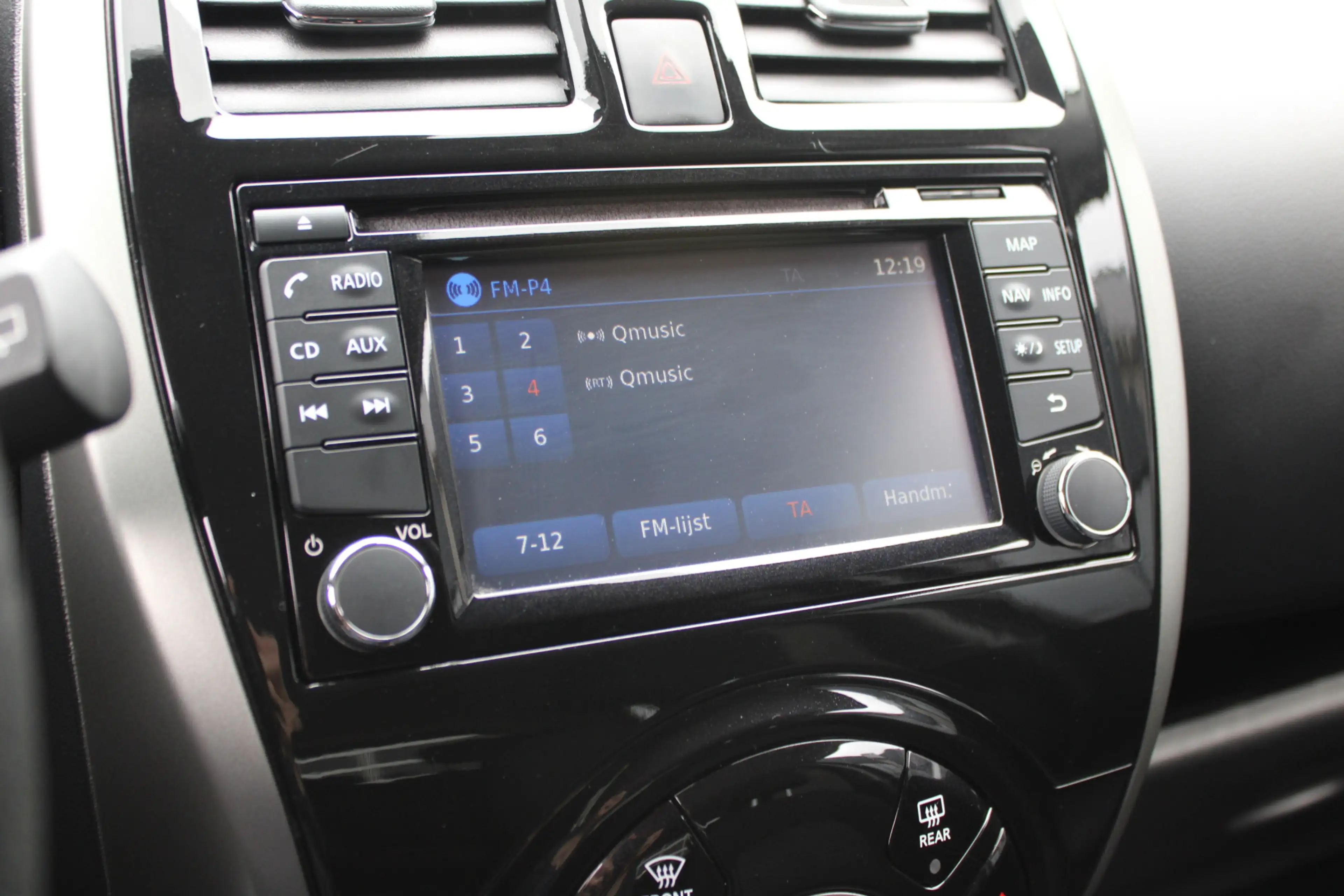 Nissan Micra 1.2 Connect Edition N-TEC Dealer Onderhouden — photo 8