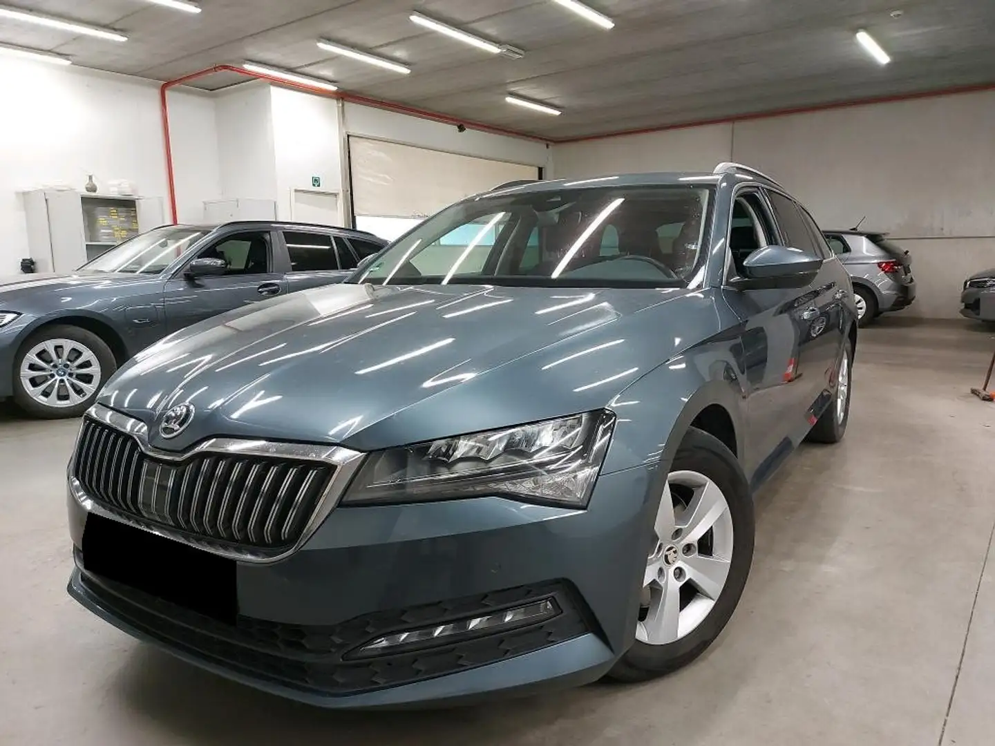Skoda Superb SKO SUPERB COMBI CRTDI 120PK DSG7 Ambition Pack Grau - 1