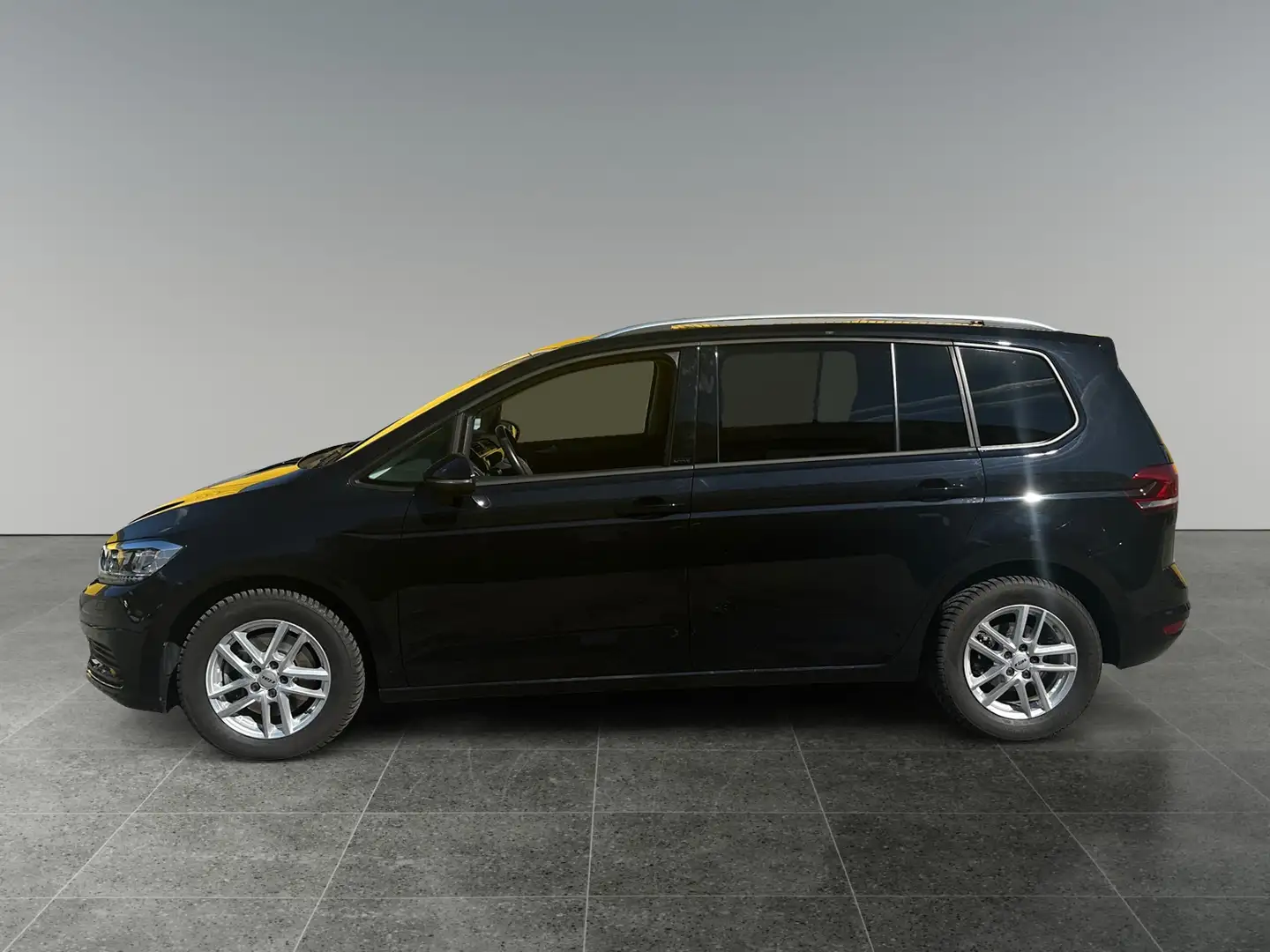 Volkswagen Touran Highline 2,0 SCR TDI DSG inkl. 8-fach Bereifung ! Schwarz - 2