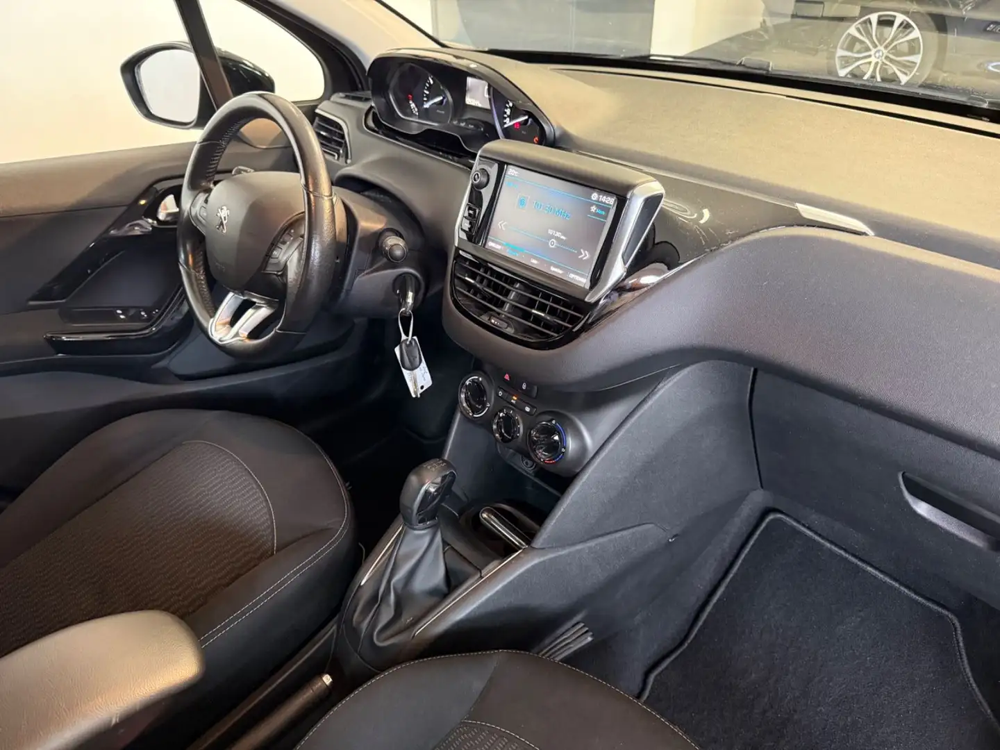 Peugeot 208 1.2 ACTIVE*KLIMA*MFL*TEMP*PDC*SITZH*APPS*BT* Schwarz - 2