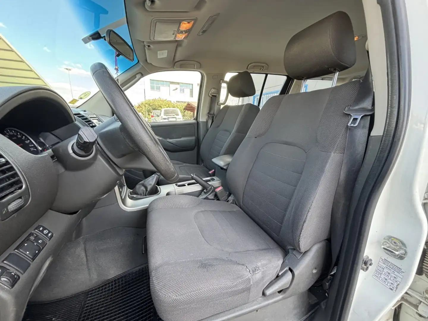 Nissan Pathfinder 2.5dCi FE 5pl. Blanc - 2