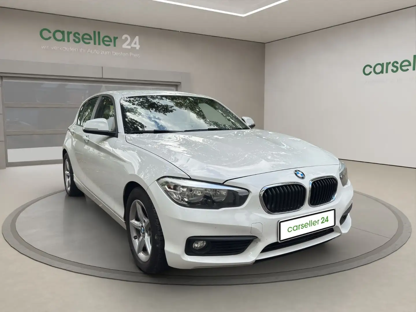 BMW 116 d Efficient Dynamics *NAVI* Bílá - 1