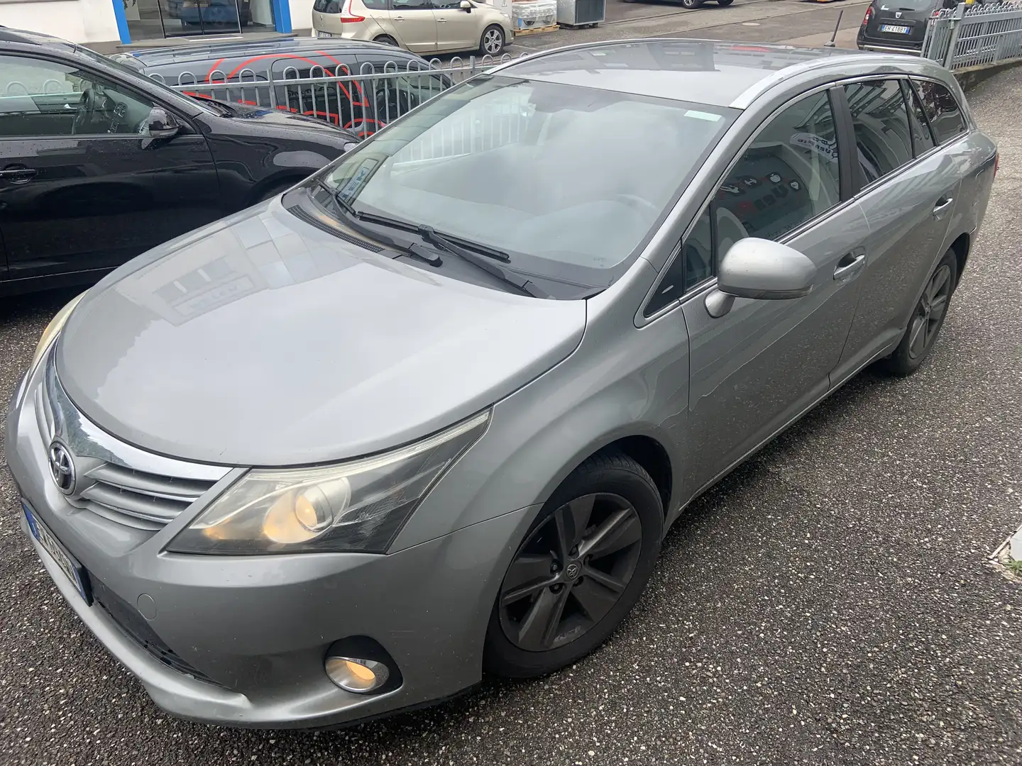 Toyota Avensis Avensis Wagon 2.0 d-4d Lounge Argento - 1