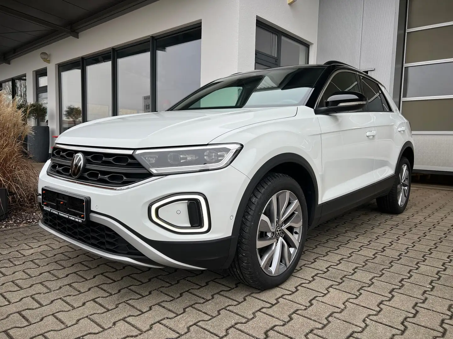 Volkswagen T-Roc 2.0TDI DSG GOAL IQ-Drive AHK LED Navi ACC Weiß - 2