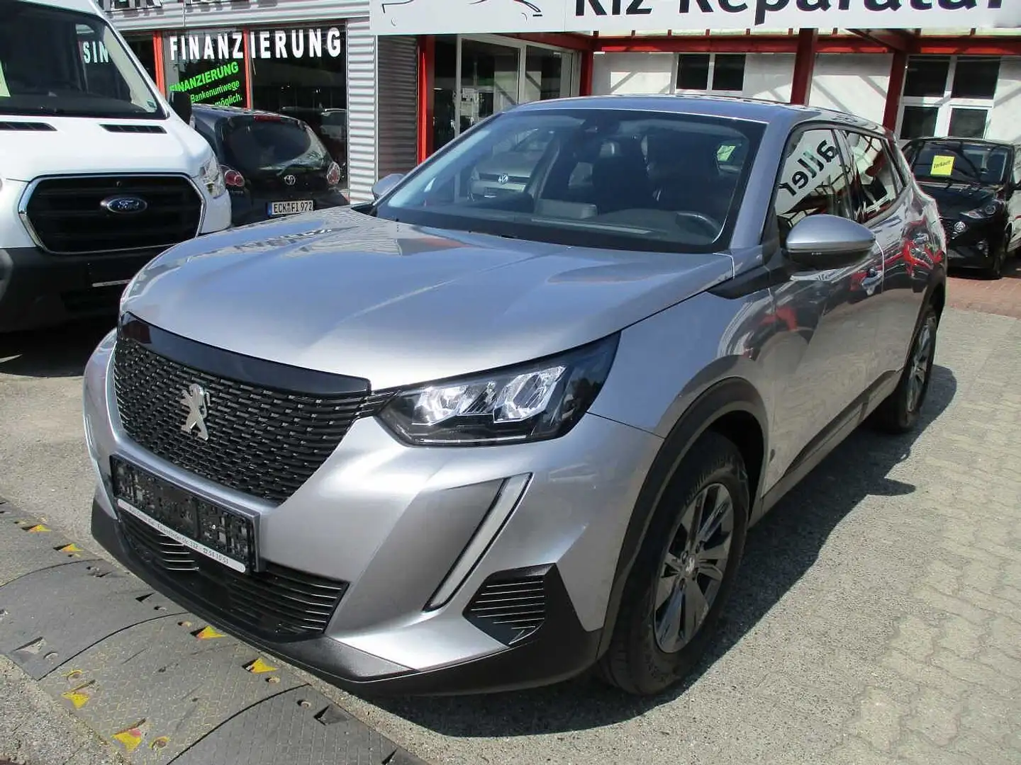 Peugeot 2008 PureTech 100 Stop&Start Active Grau - 1